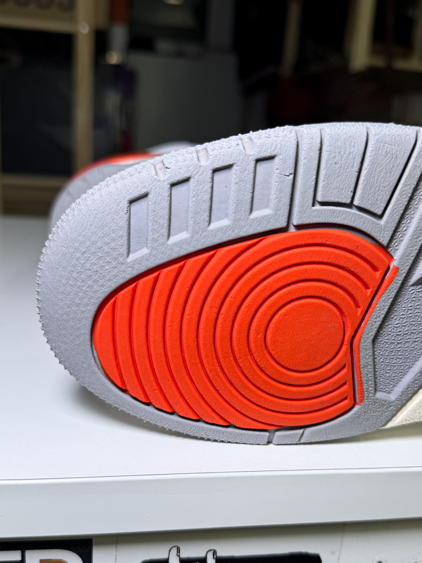 Air Jordan 3 Retro ‘Georgia Peach’ W 2024 - Recondicionado