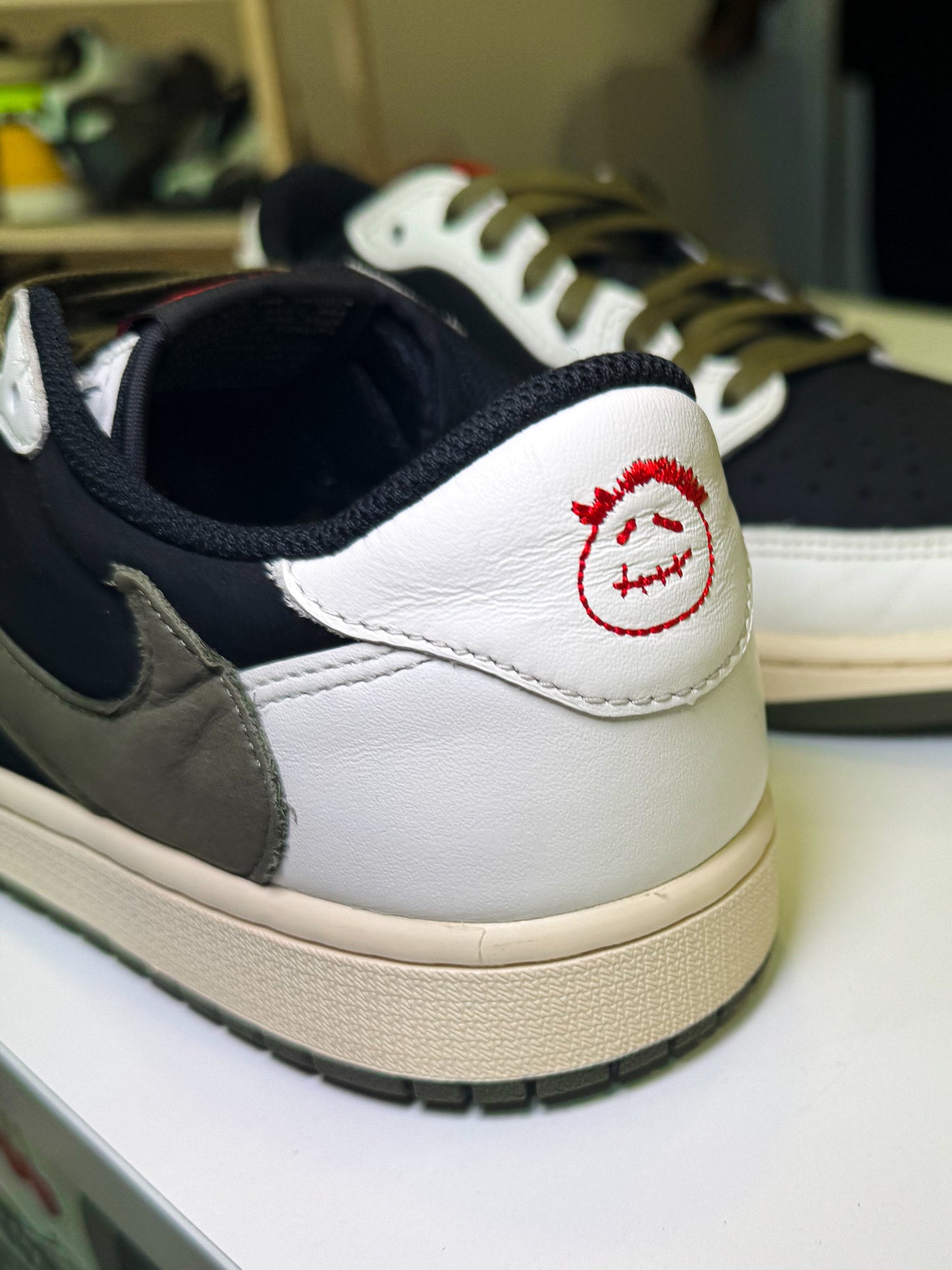 Air Jordan 1 Retro Low OG SP x Travis Scott 'Olive' W 2023 - Recondicionado