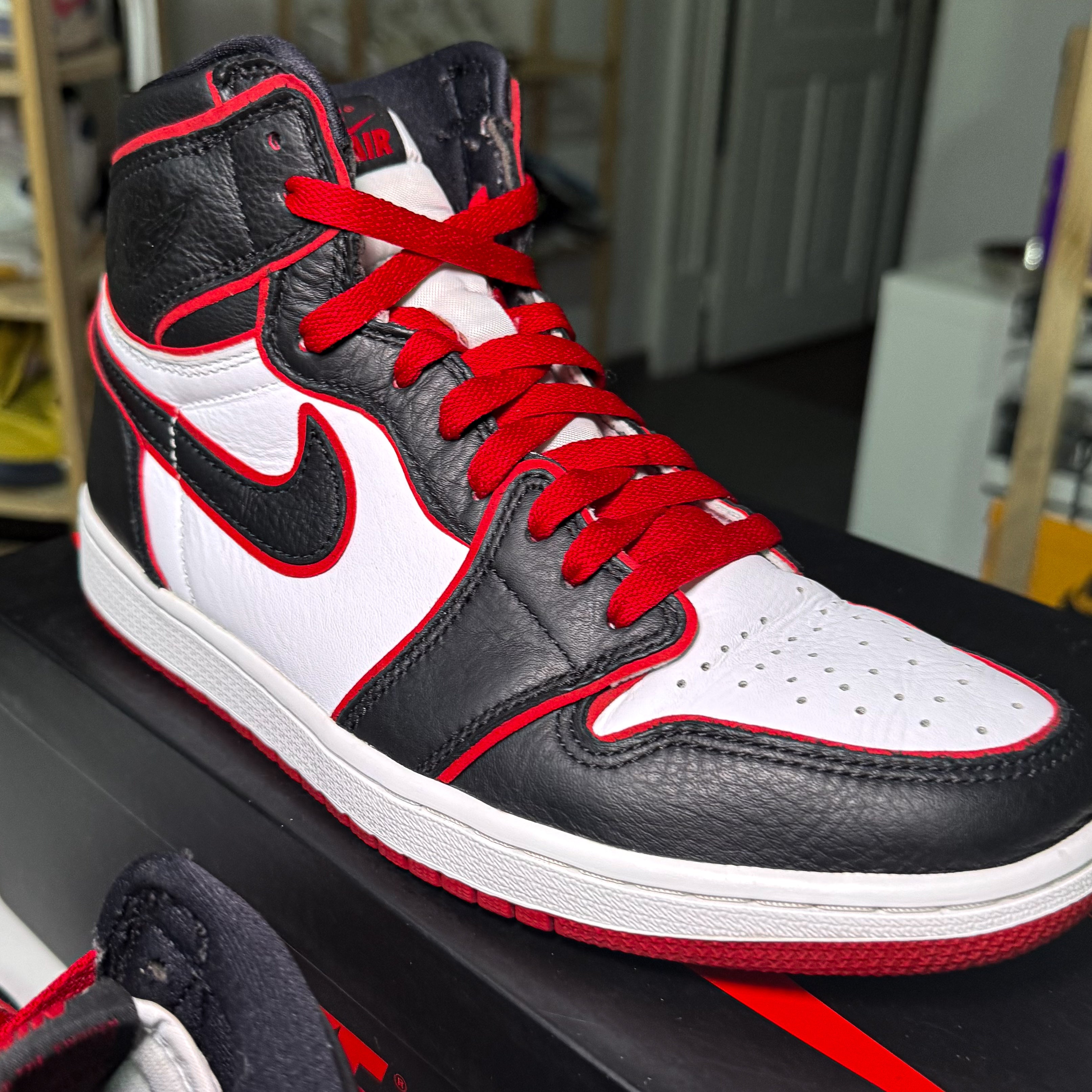 Air Jordan 1 Retro High OG ‘Bloodline’ 2019 - Recondicionado