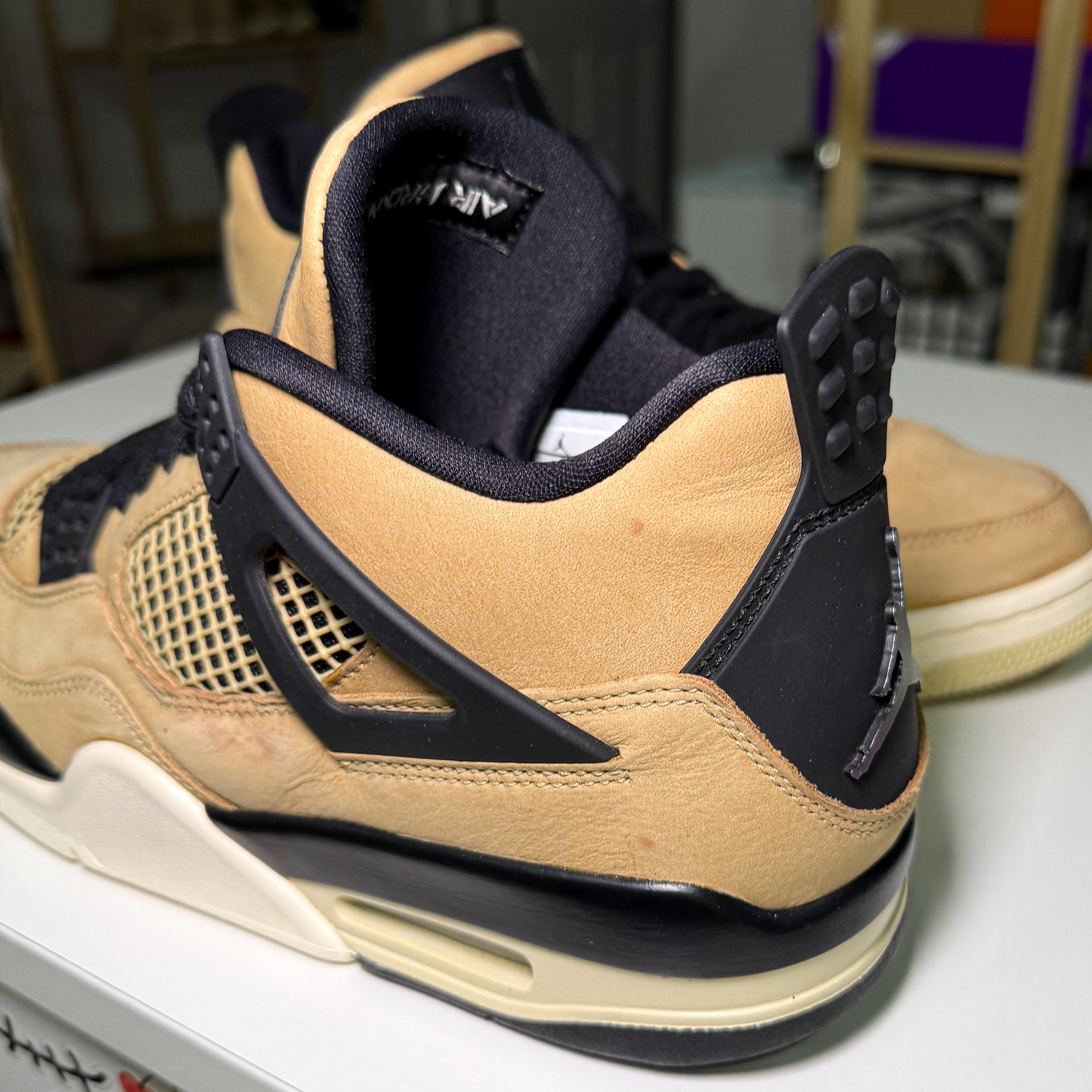 Air Jordan 4 Retro 'Mushroom’ W 2019 - Recondicionado