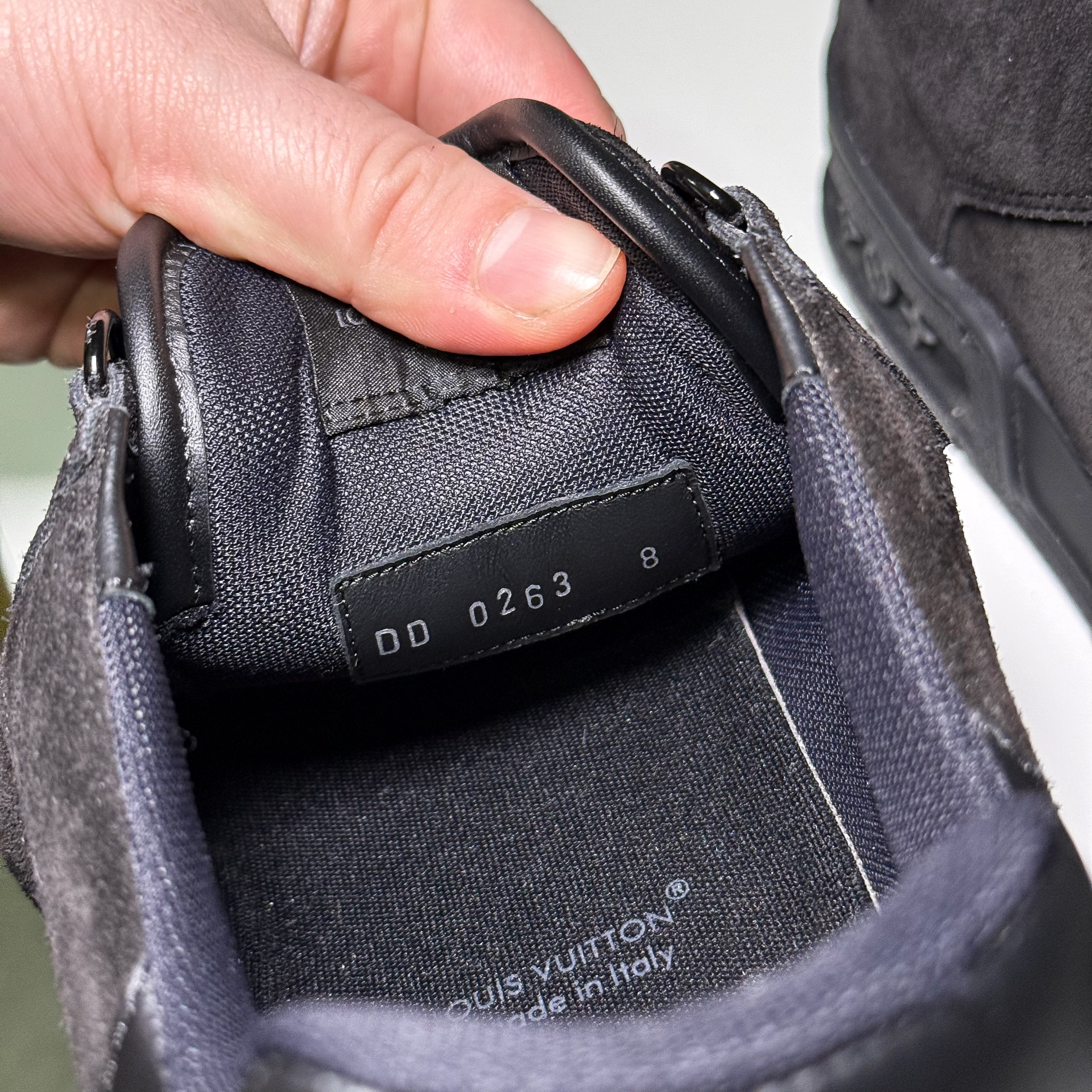 Louis Vuitton LV Trainer Suede Black ‘Staff’ - Recondicionado