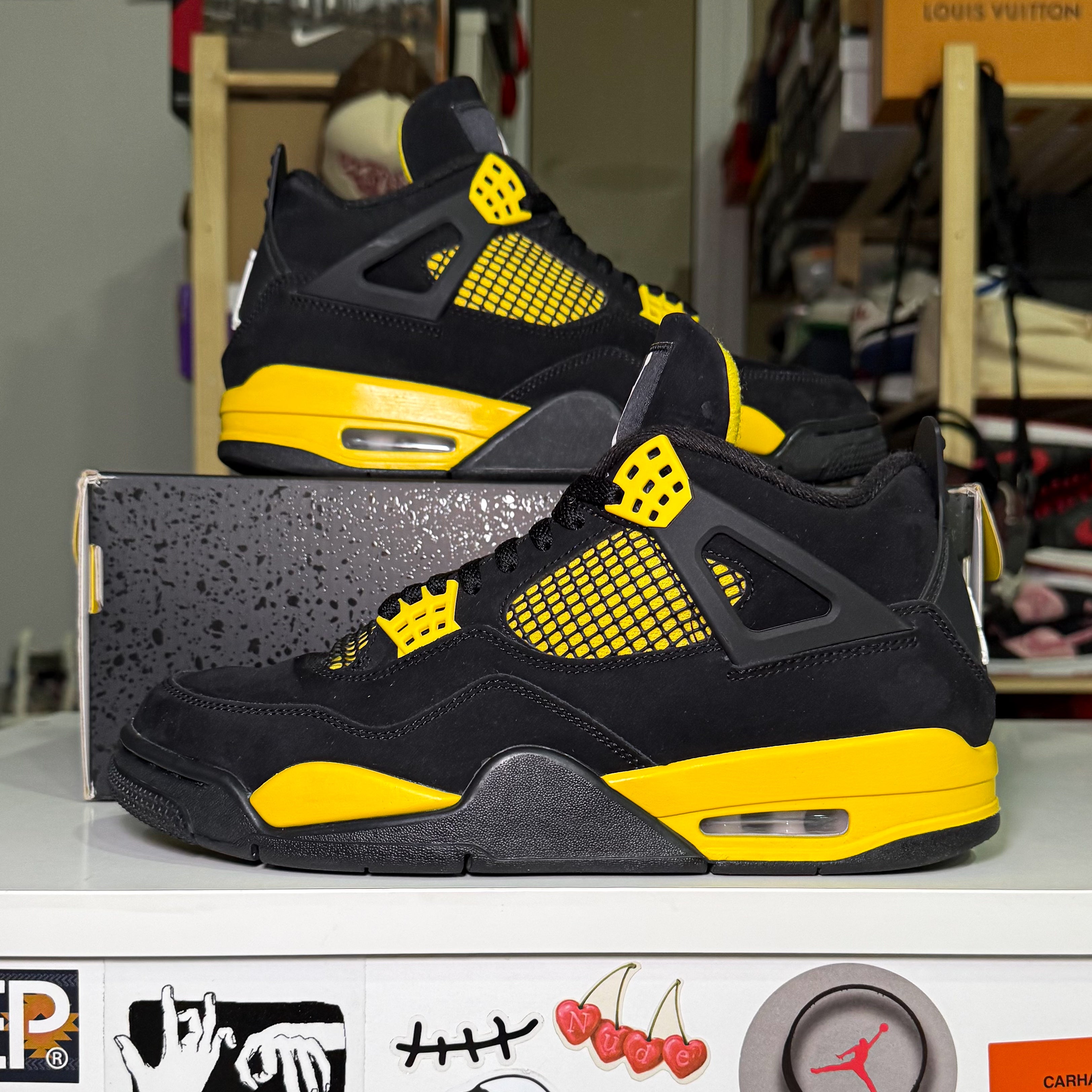 Air Jordan 4 Retro 'Thunder' 2023 - Recondicionado