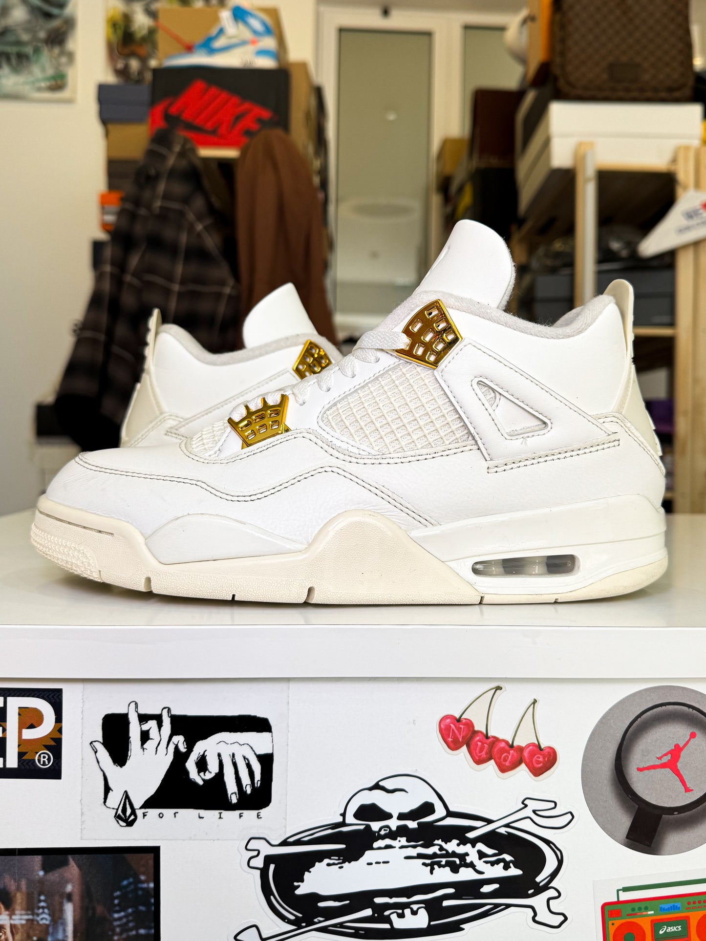 Air Jordan 4 Retro 'Metallic Gold’ W 2023 - Recondicionado