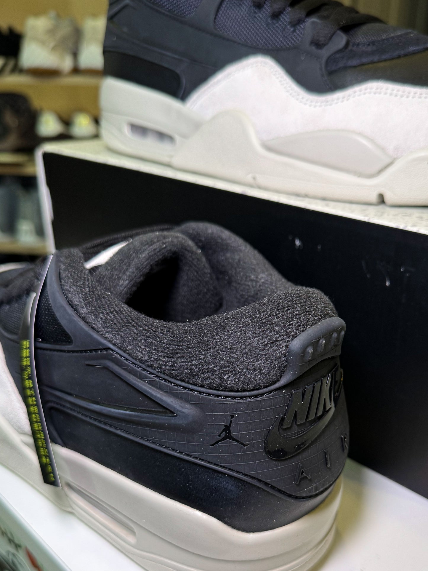 Air Jordan 4 RM ‘Black Light Bone’ 2024 - DS