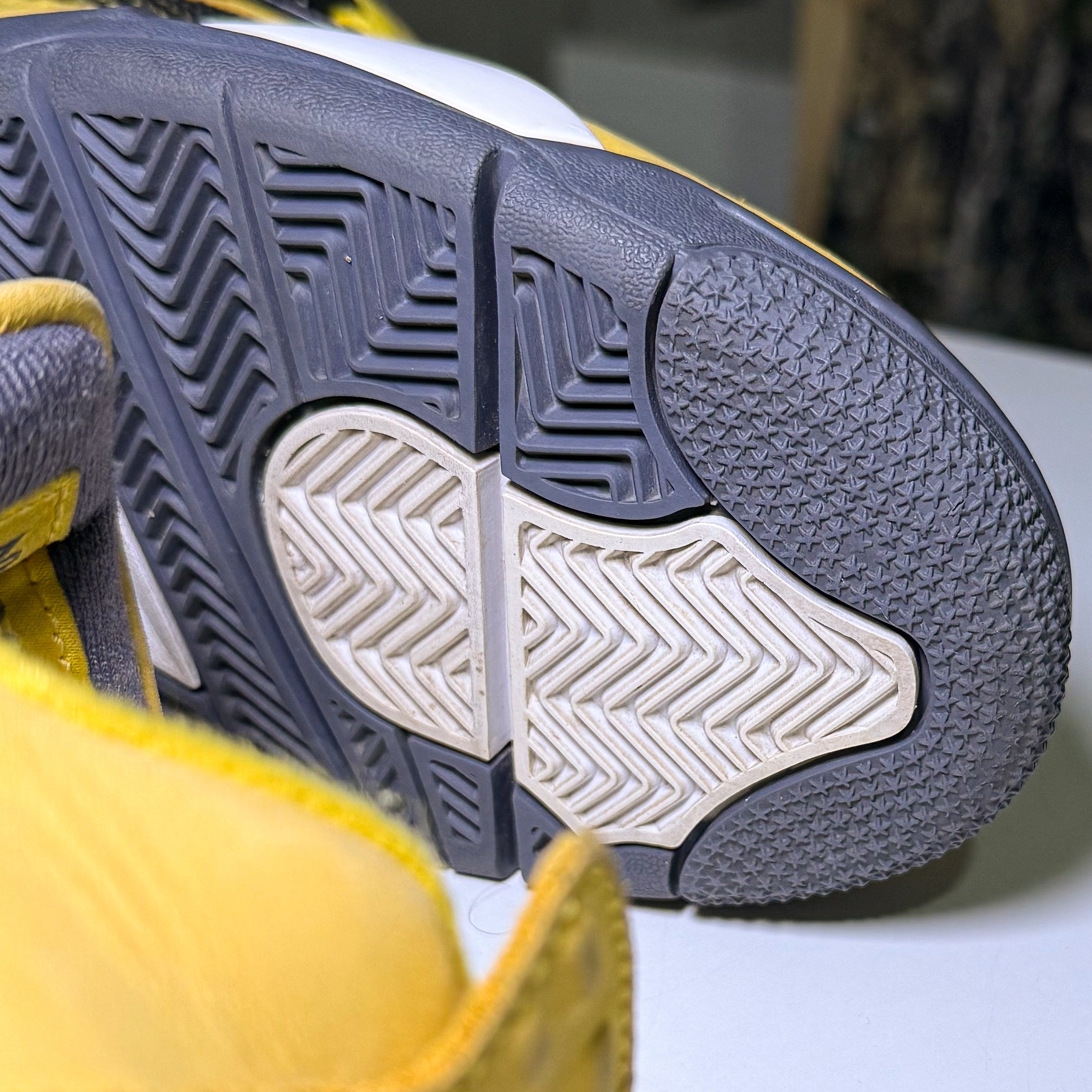 Air Jordan 4 Retro ‘Lightning’ 2021 - Recondicionado