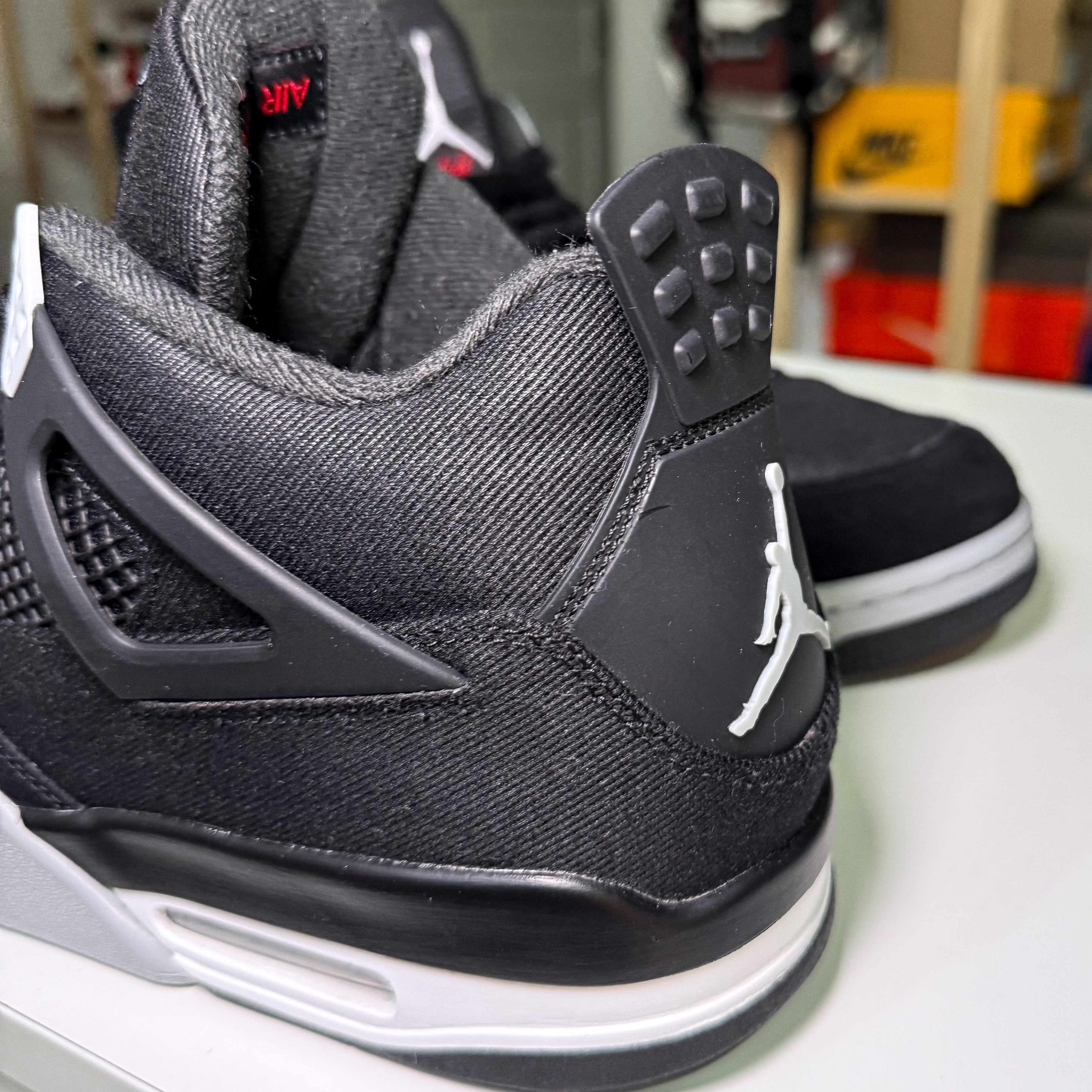 Air Jordan 4 Retro 'Black Canvas' 2022 - Recondicionado