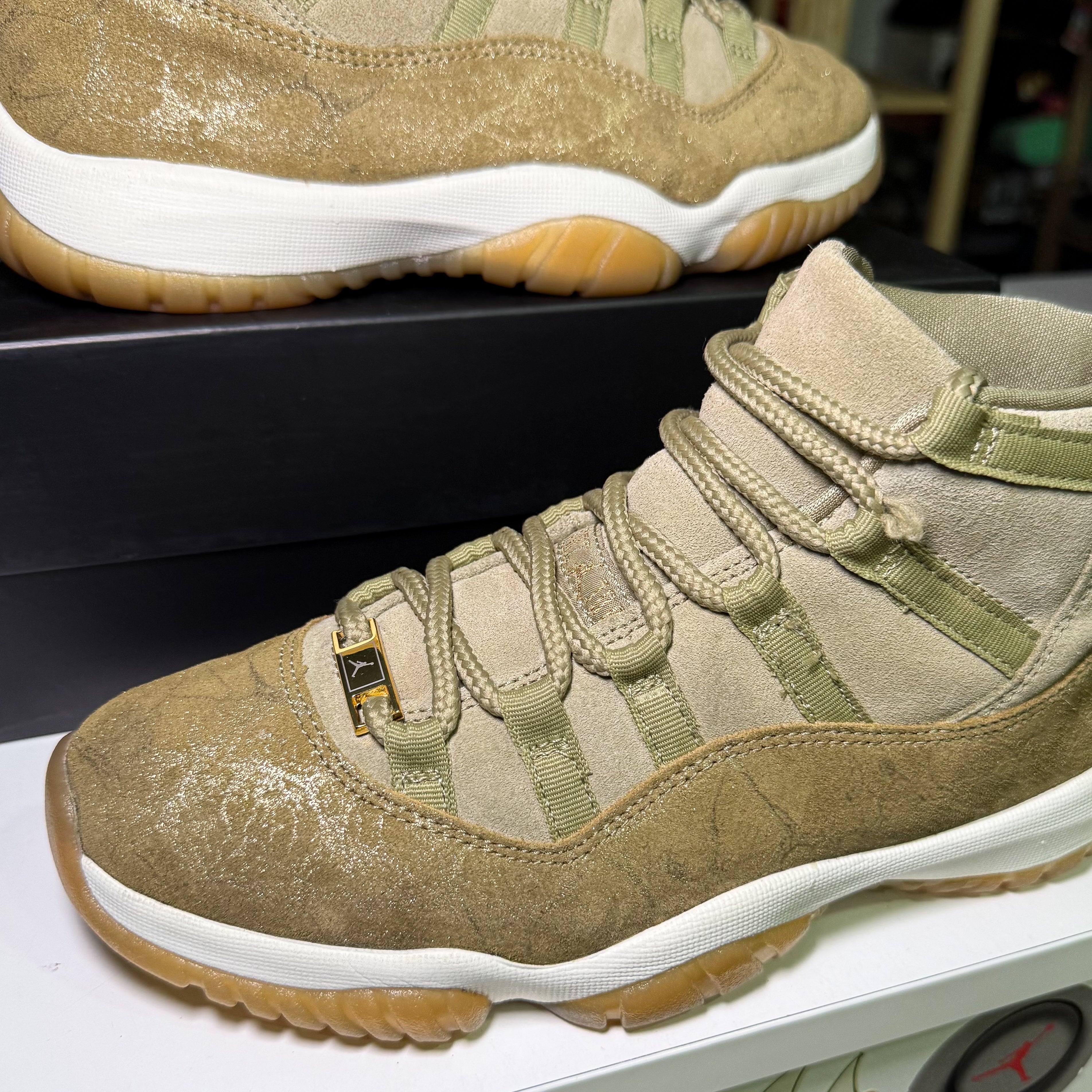 Air Jordan 11 Retro ‘Olive Lux’ W 2018 - Recondicionado