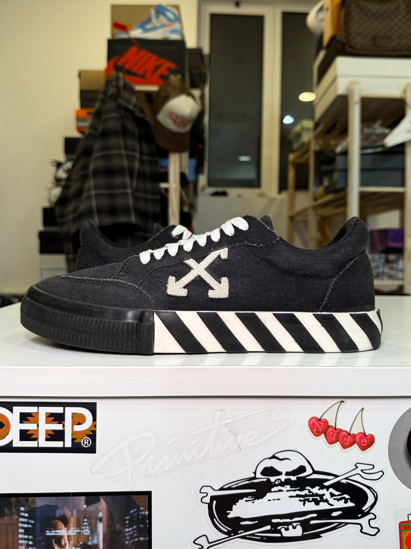 Off White Vulcanized Canvas ‘Black White’ - Recondicionado