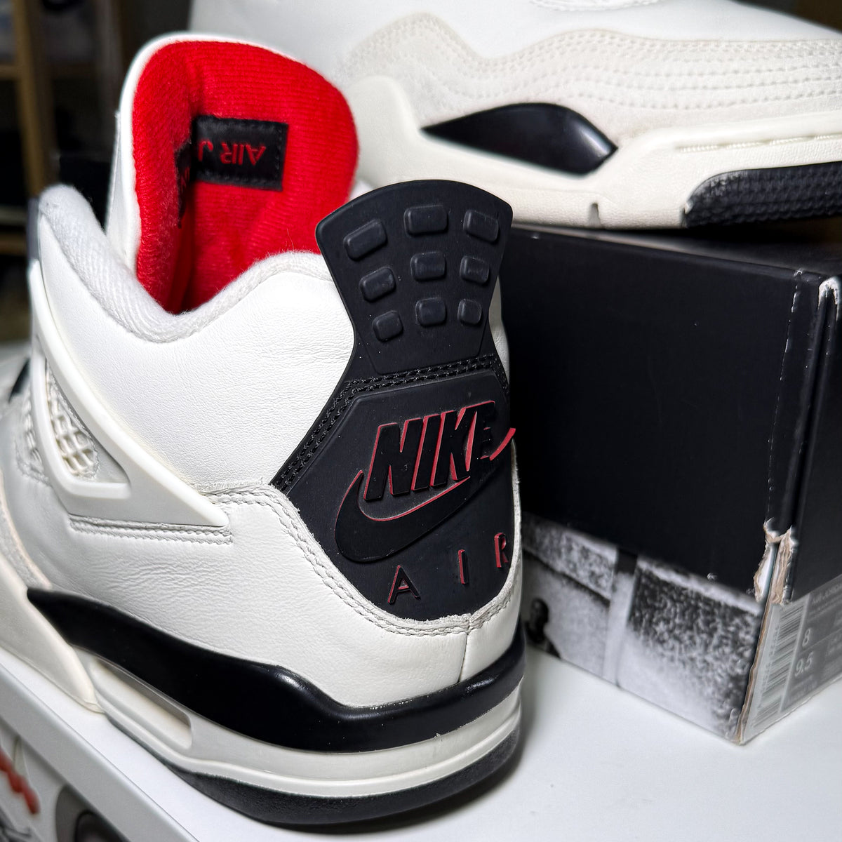 Air Jordan 4 Retro ‘Flight Club’ 2026 - Recondicionado