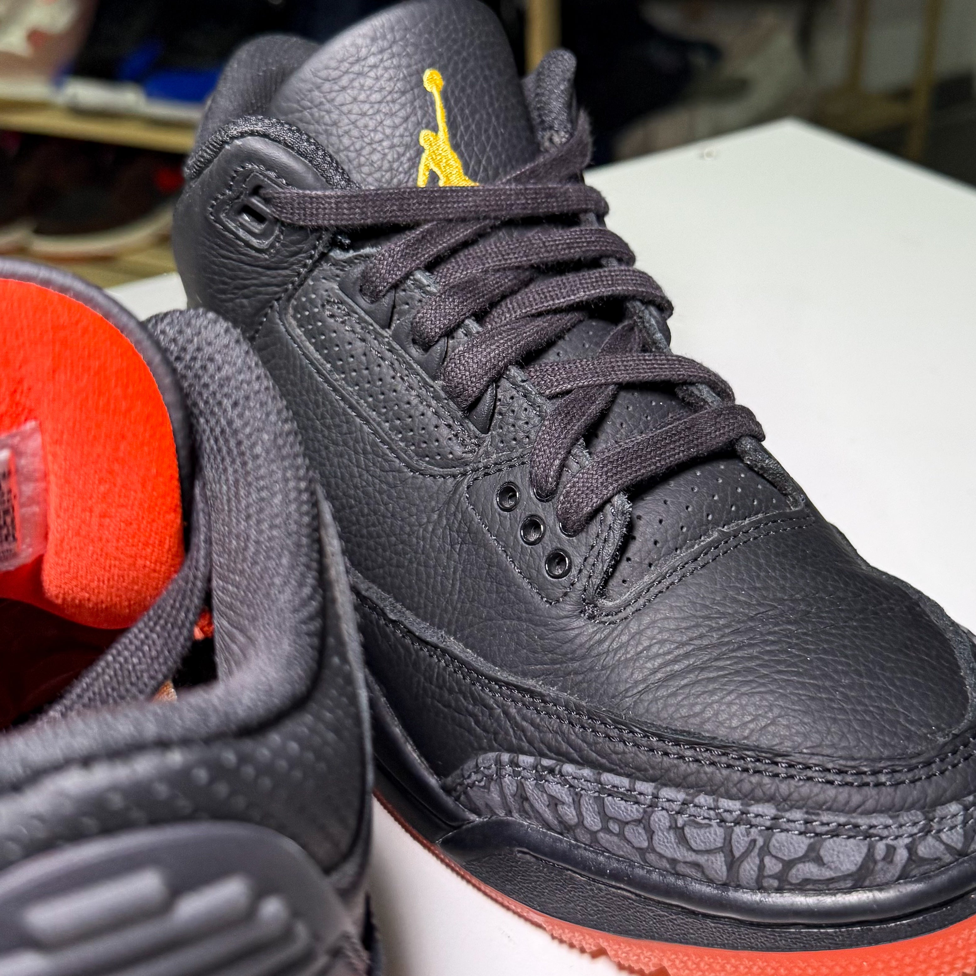 Air Jordan 3 Retro x J Balvin ‘Rio’ 2024 - Recondicionado