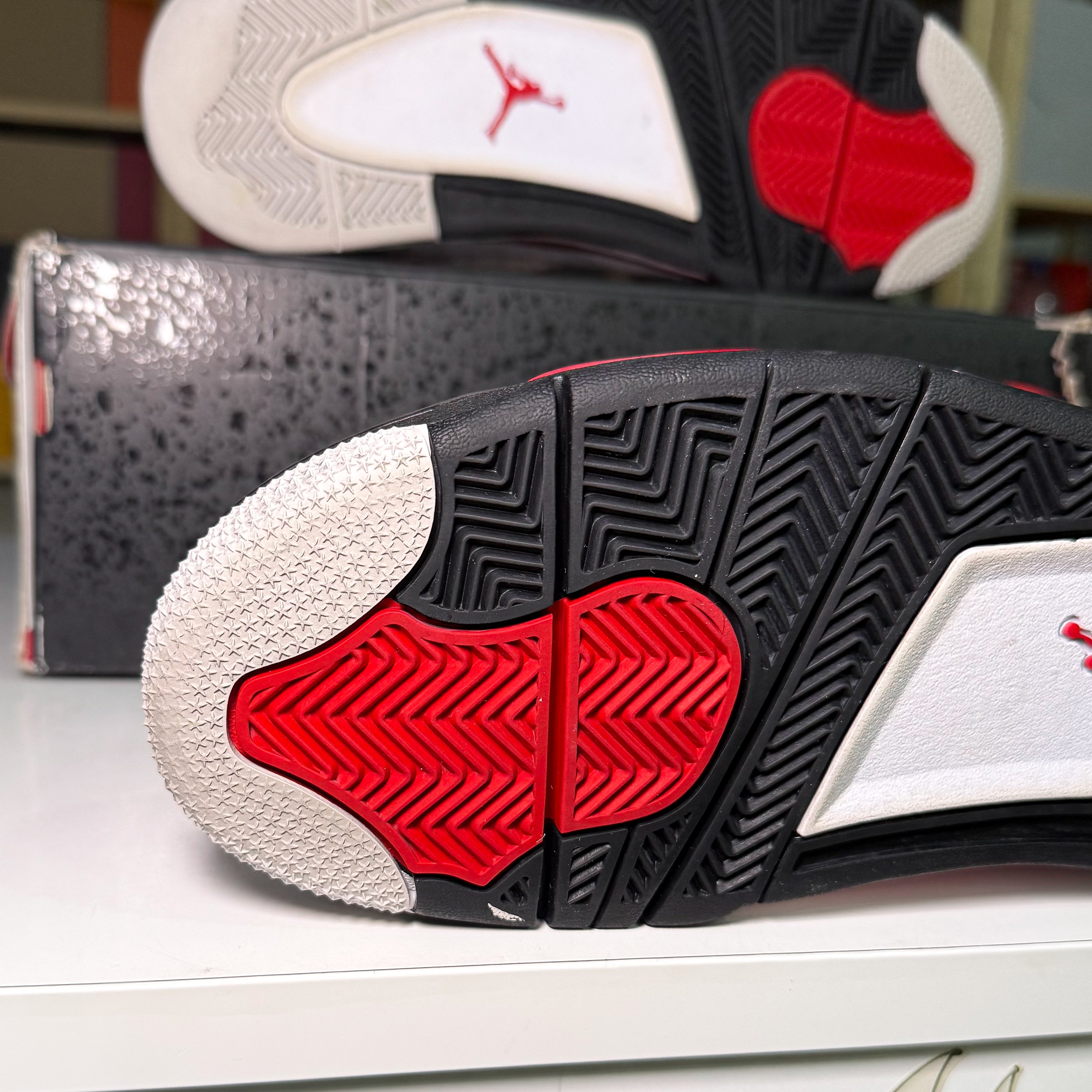 Air Jordan 4 Retro 'Red Cement' 2023 - Recondicionado
