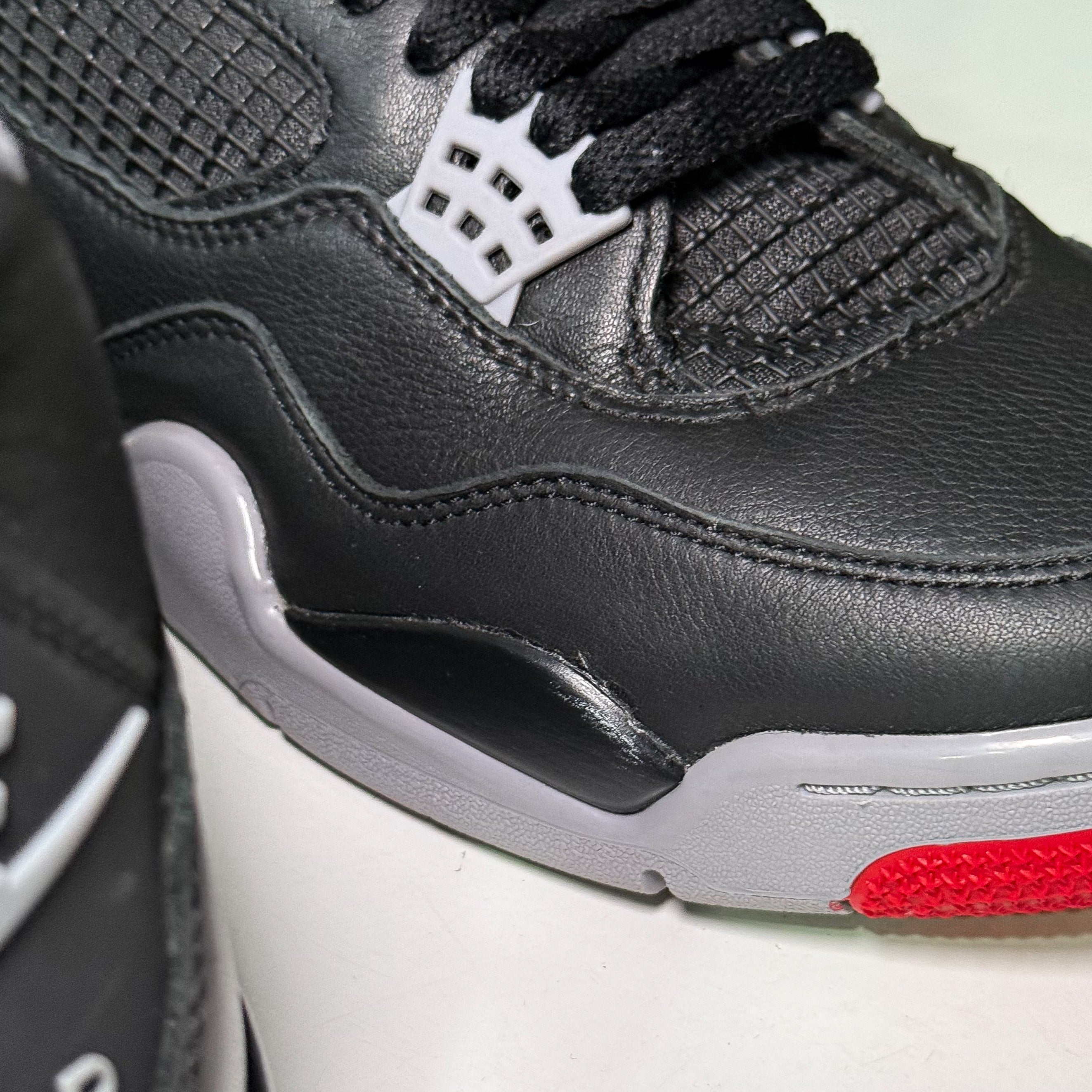 Air Jordan 4 Retro 'Bred Reimagined' 2024 - Recondicionado