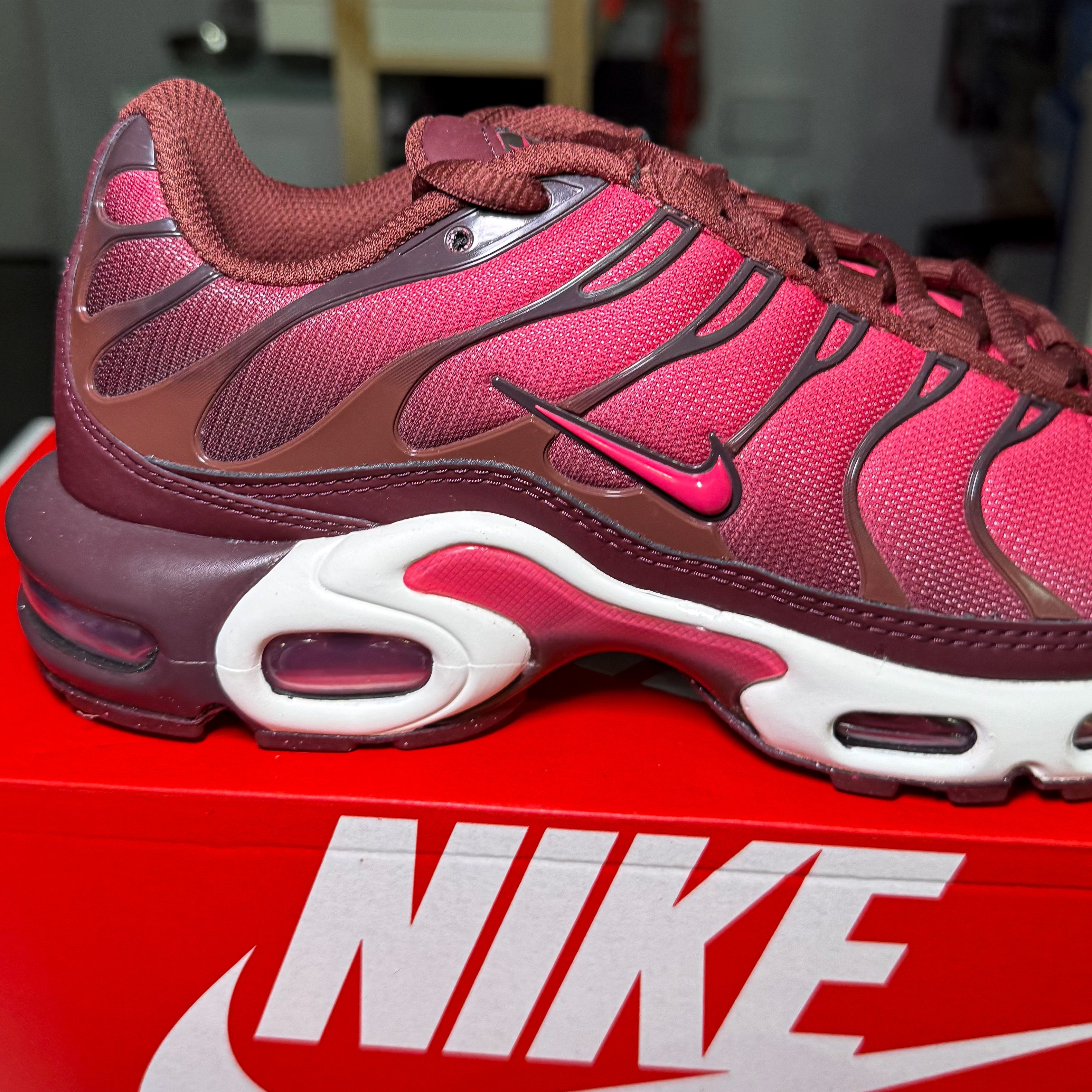 Nike Air Max TN Plus ‘Burgundy Crush’ W 2024 - DS