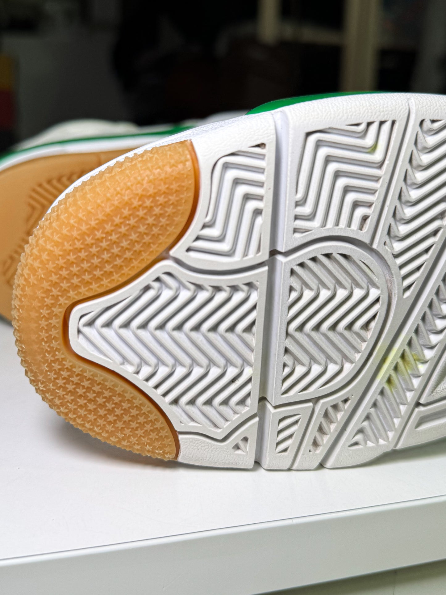 Air Jordan 4 Retro SB 'Pine Green' 2023 - Recondicionado