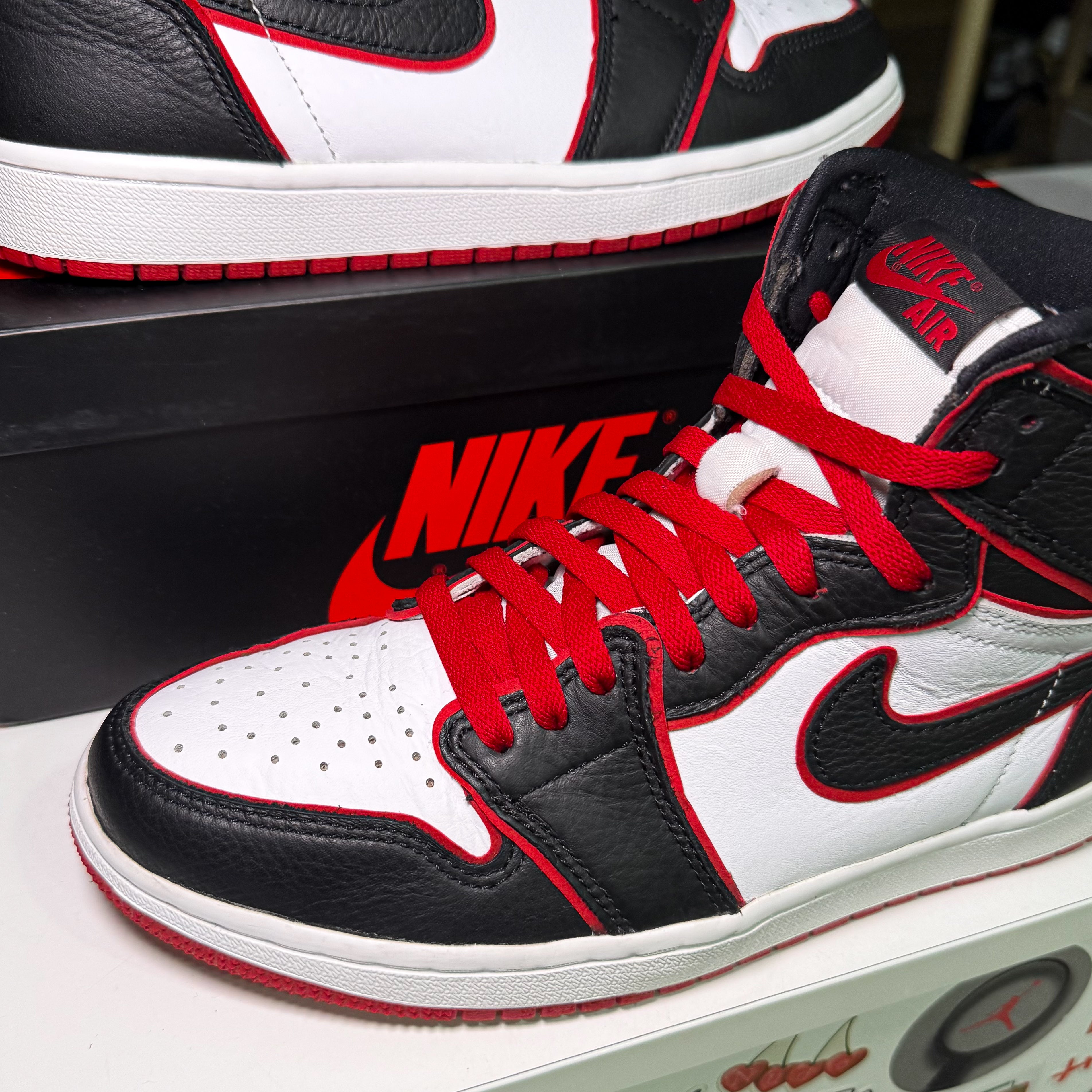 Air Jordan 1 Retro High OG ‘Bloodline’ 2019 - Recondicionado