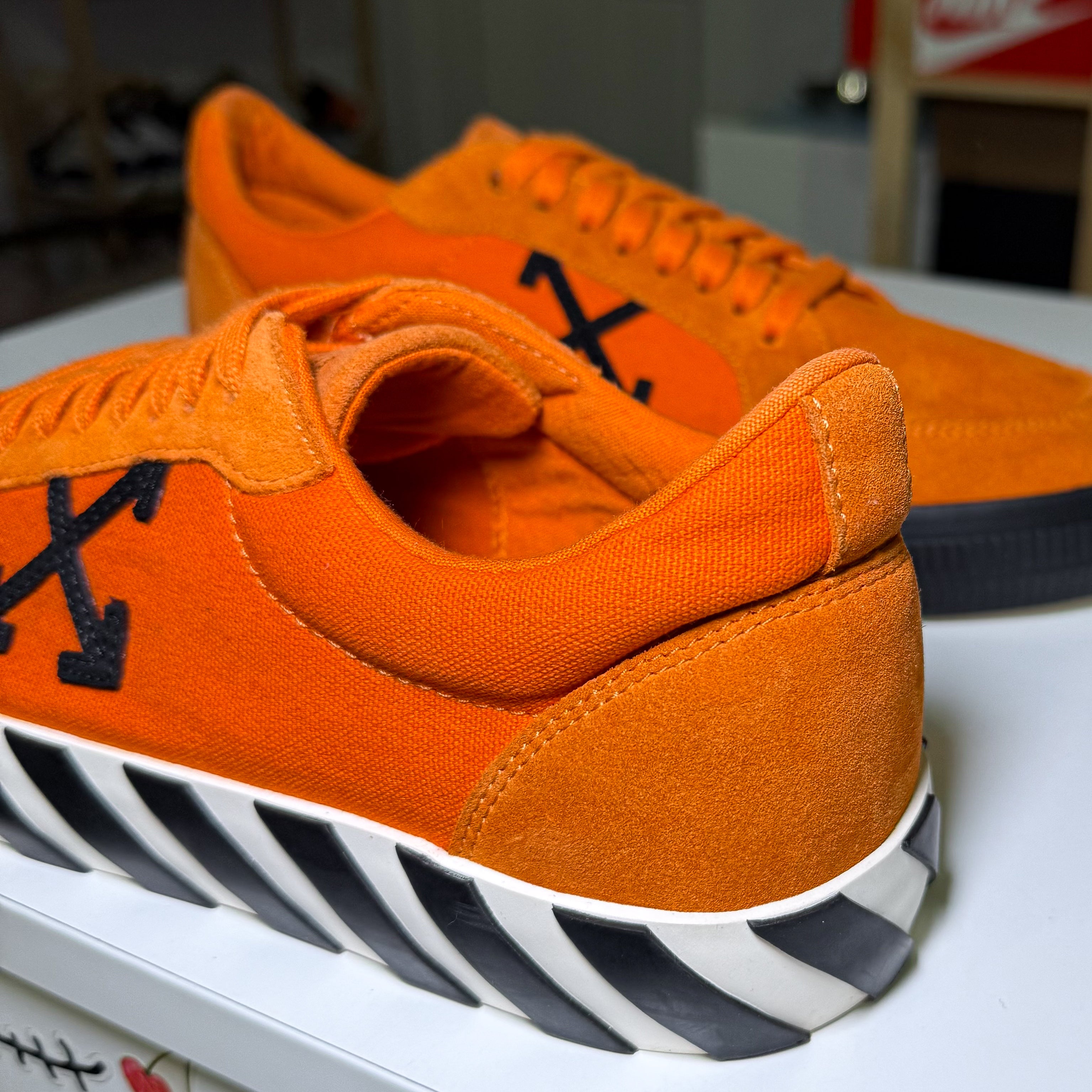 Off White Vulcanized Suede ‘Orange’ 2019 - Recondicionado