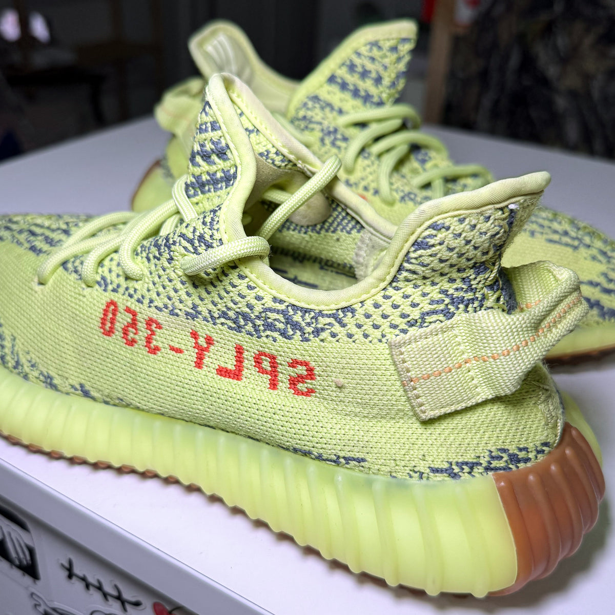 Adidas Yeezy Boost 350 v2 ‘Semi Frozen Yellow’ - Recondicionado