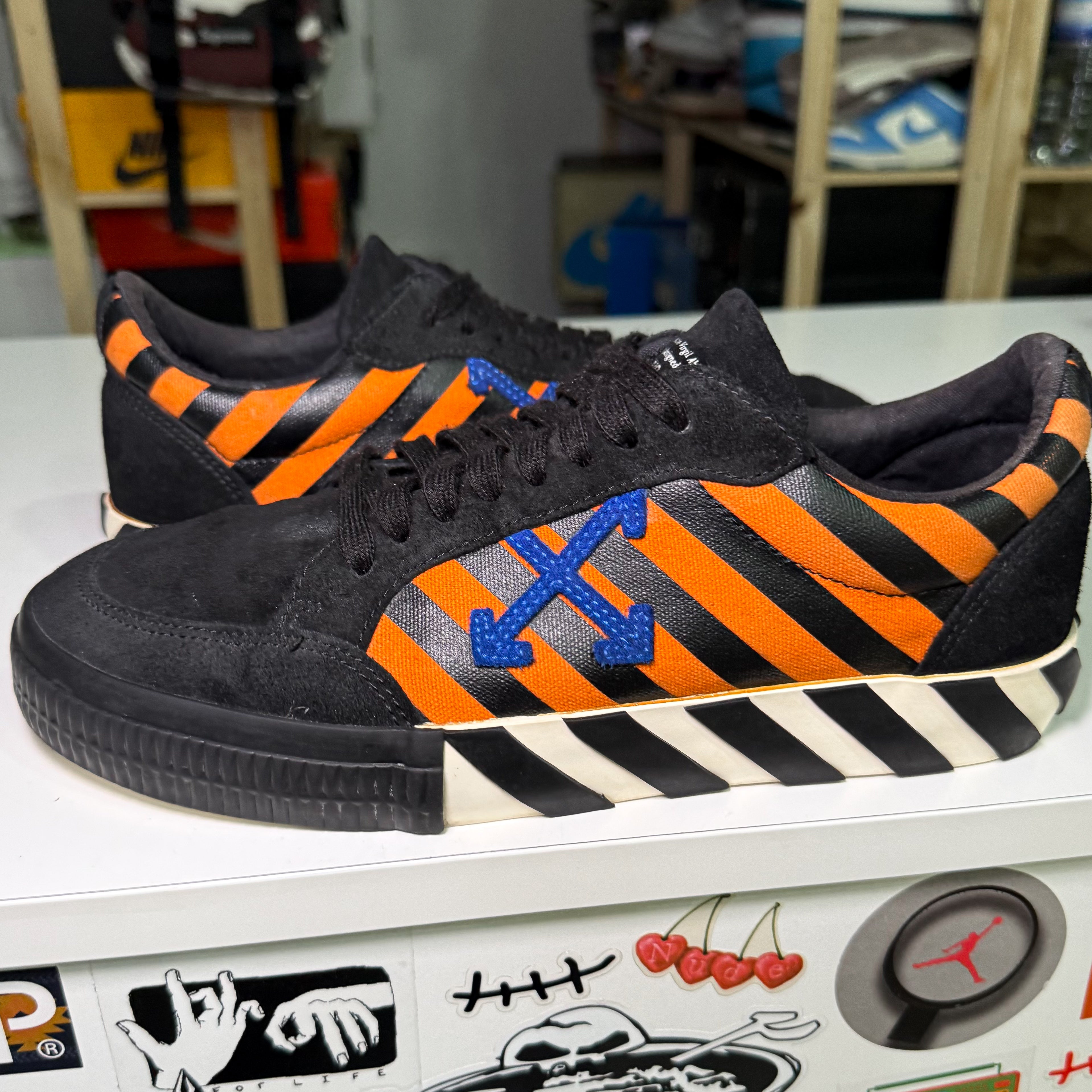 Off White Vulcanized Suede Check ‘Orange Blue’ - Recondicionado