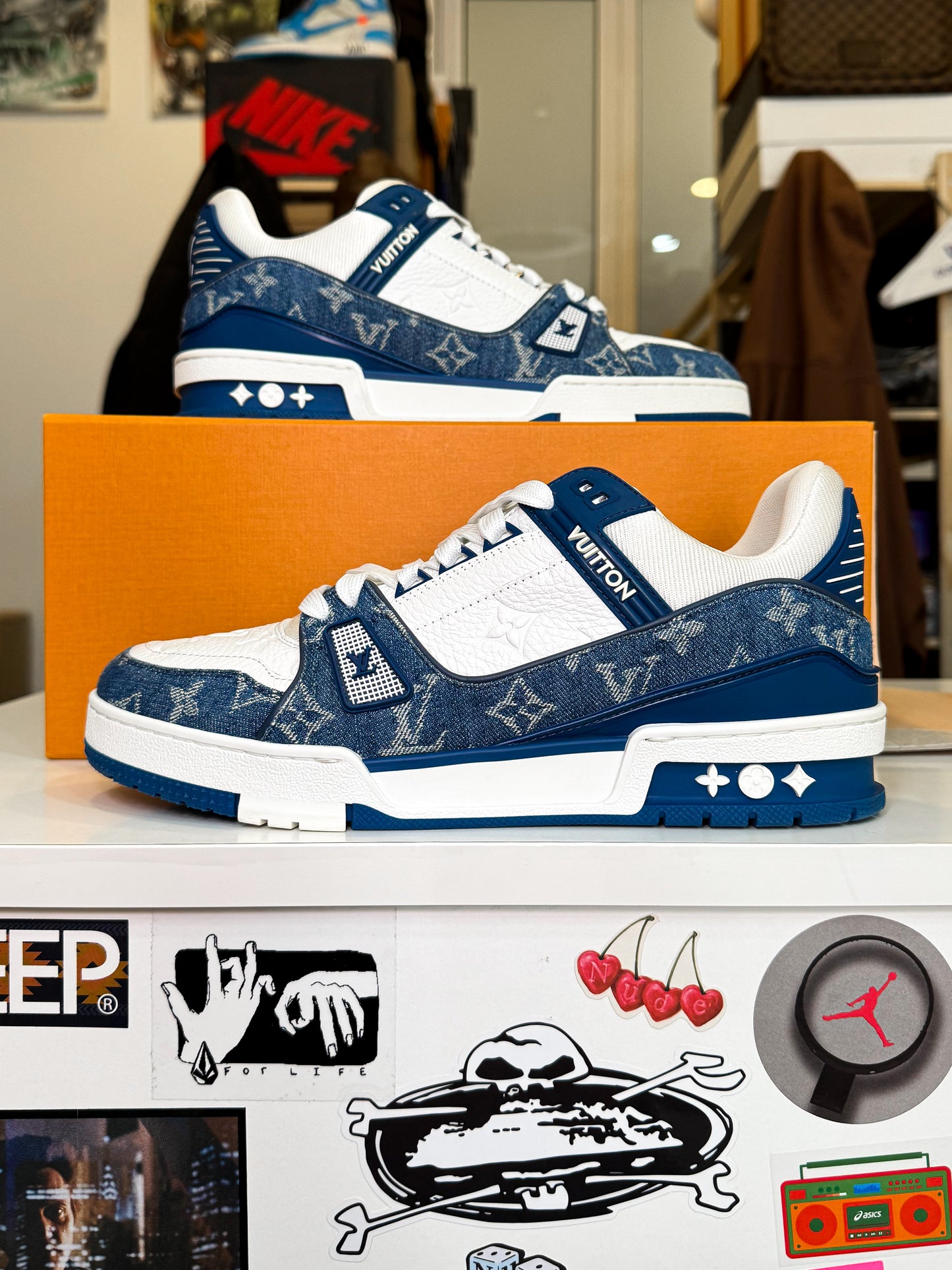 Louis Vuitton LV Trainer ‘Monogram Denim’ - Recondicionado