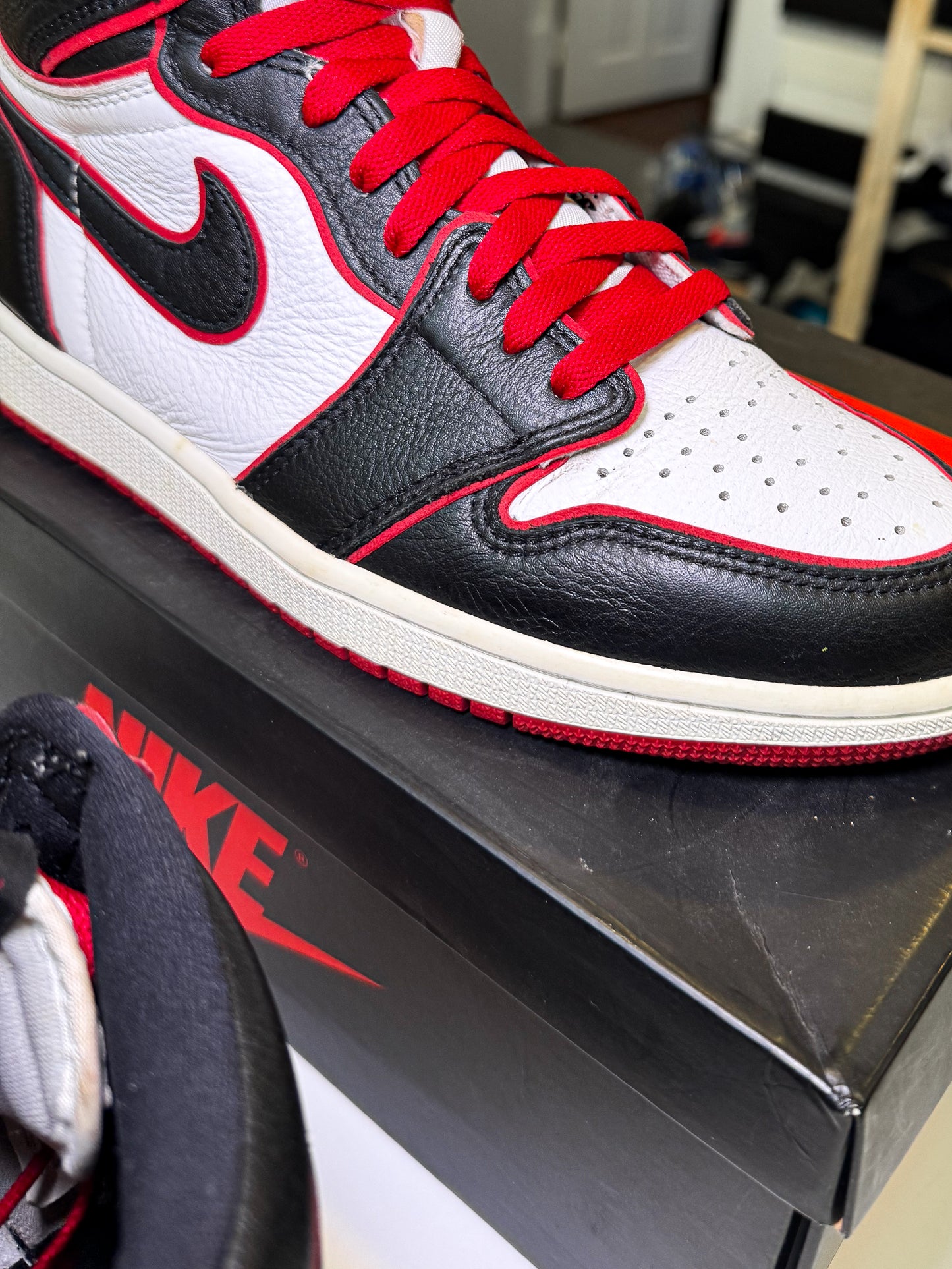Air Jordan 1 Retro High OG ‘Bloodline’ 2019 - Recondicionado
