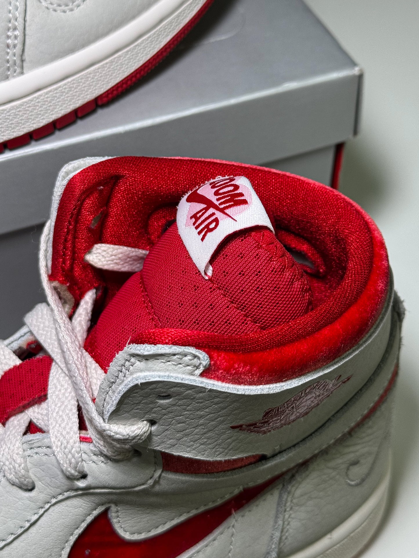 Air Jordan 1 High Zoom CMFT 2 ‘Valentines Day’ W 2023 - Recondicionado