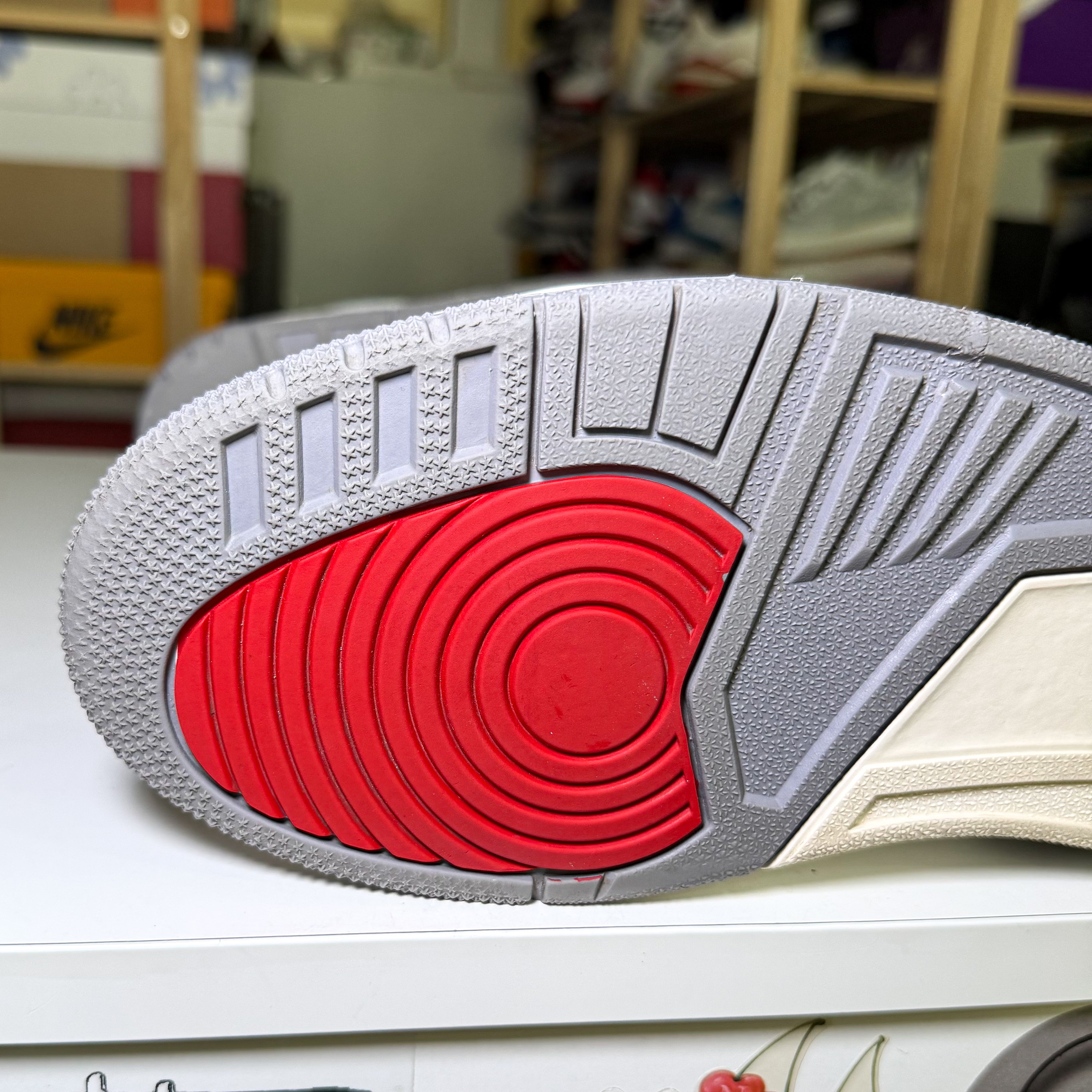 Air Jordan 3 Retro ‘White Cement Reimagined’ 2023 - Recondicionado