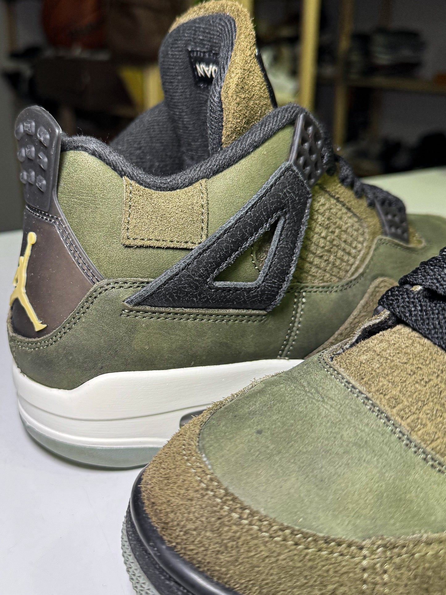 Air Jordan 4 Retro SE Craft 'Medium Olive' 2023 - Recondicionado