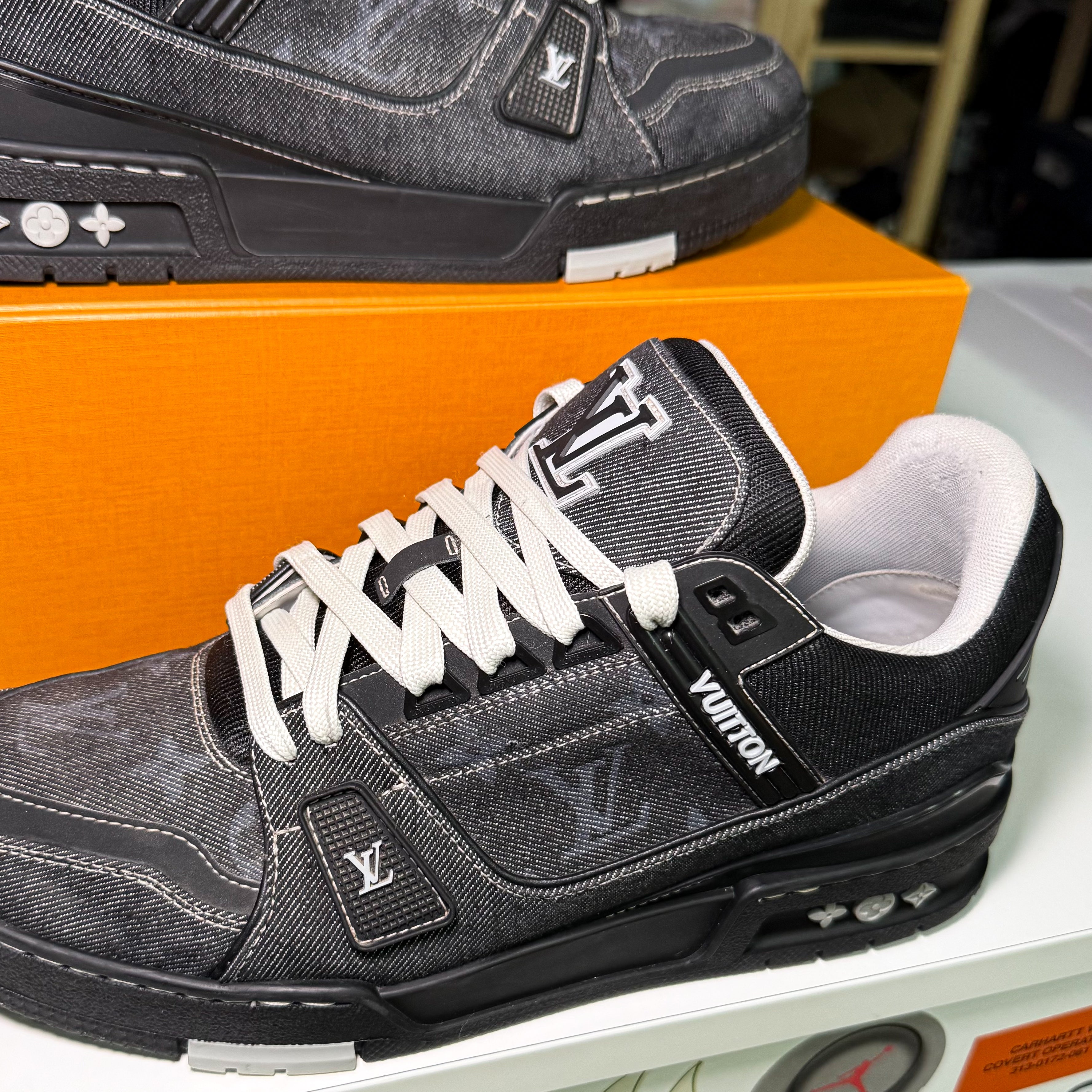 Louis Vuitton LV Trainer ‘Black Monogram Denim’ - Recondicionado