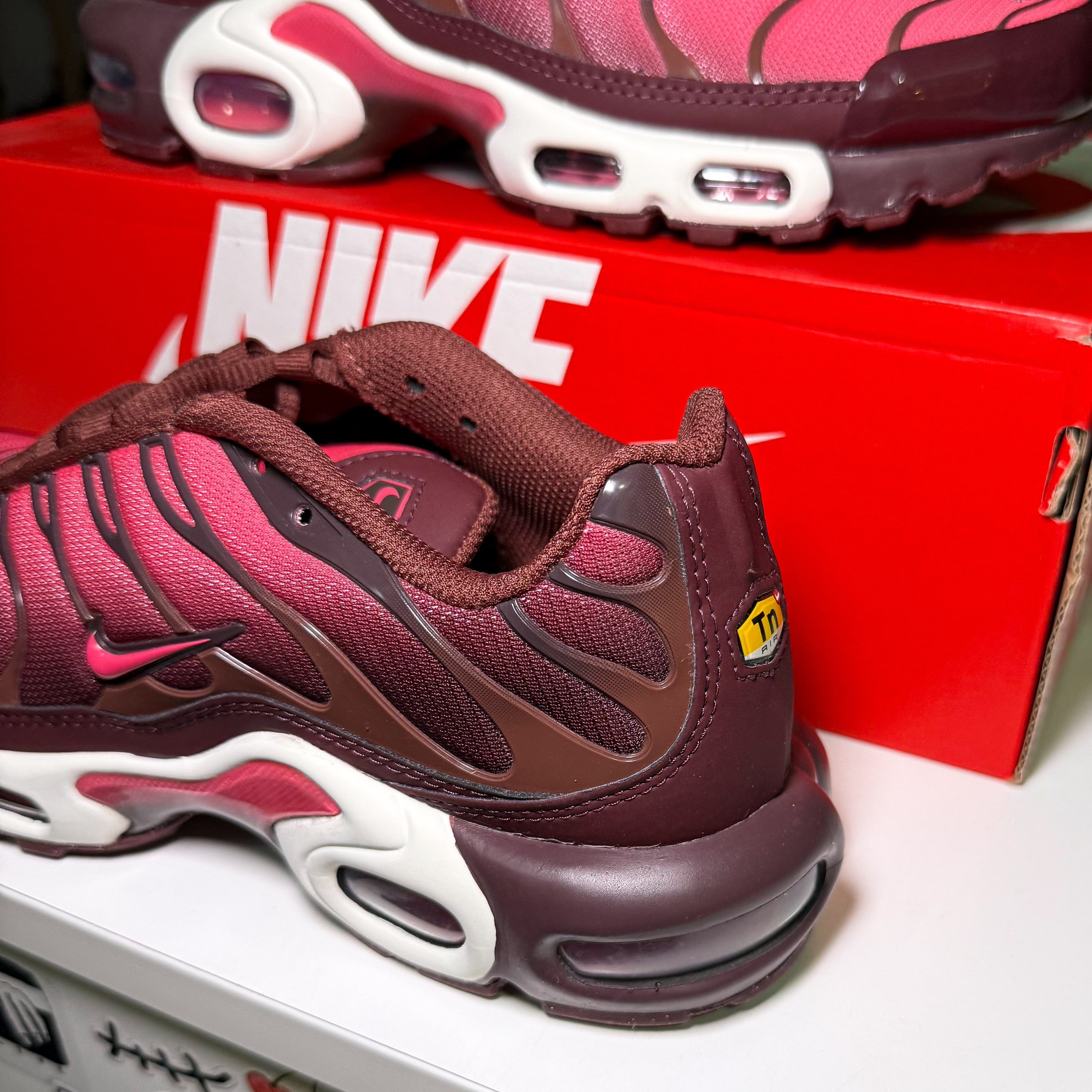 Nike Air Max TN Plus ‘Burgundy Crush’ W 2024 - DS