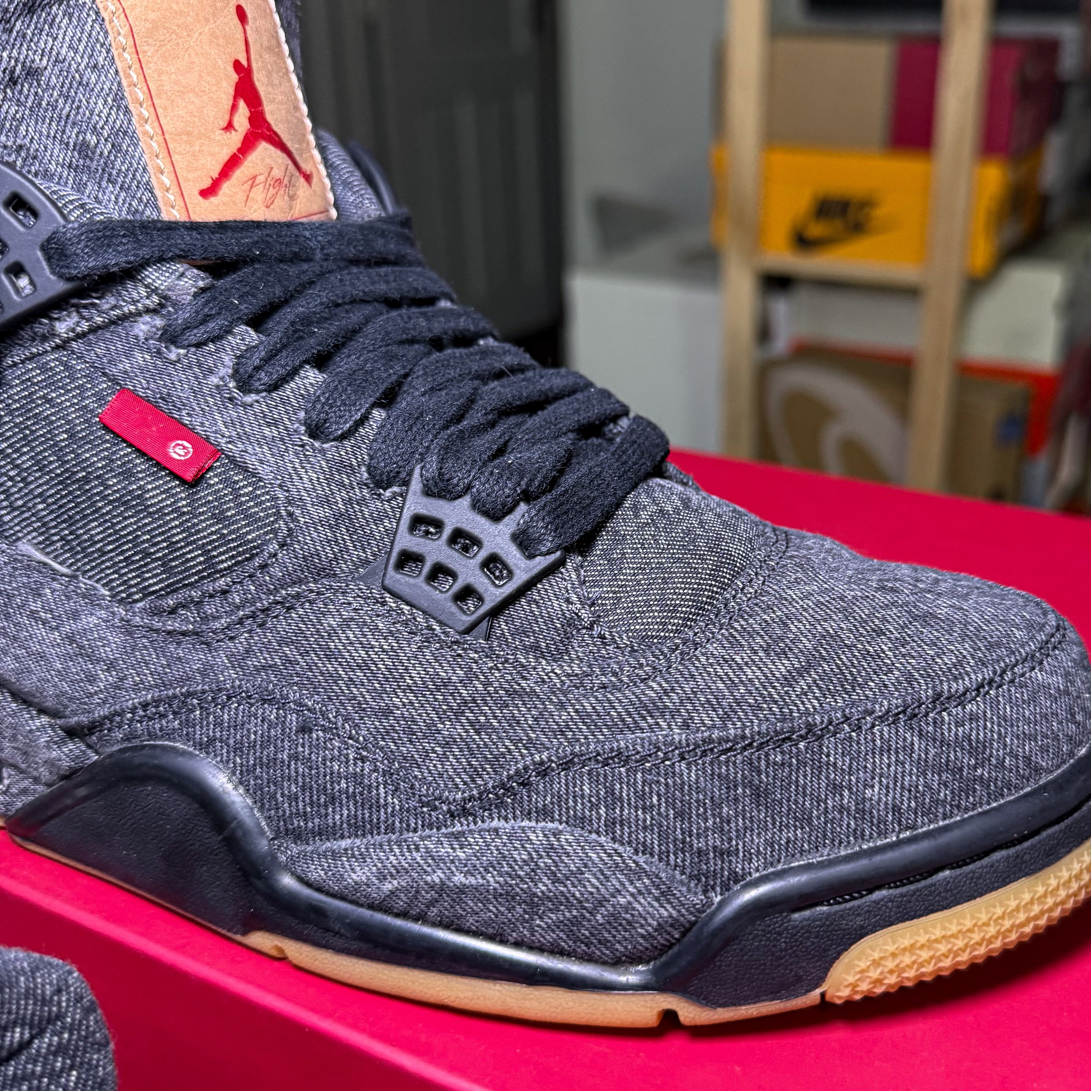 Air Jordan 4 Retro x Levi’s ‘Black Denim’ Blank Tag 2018 - Recondicionado