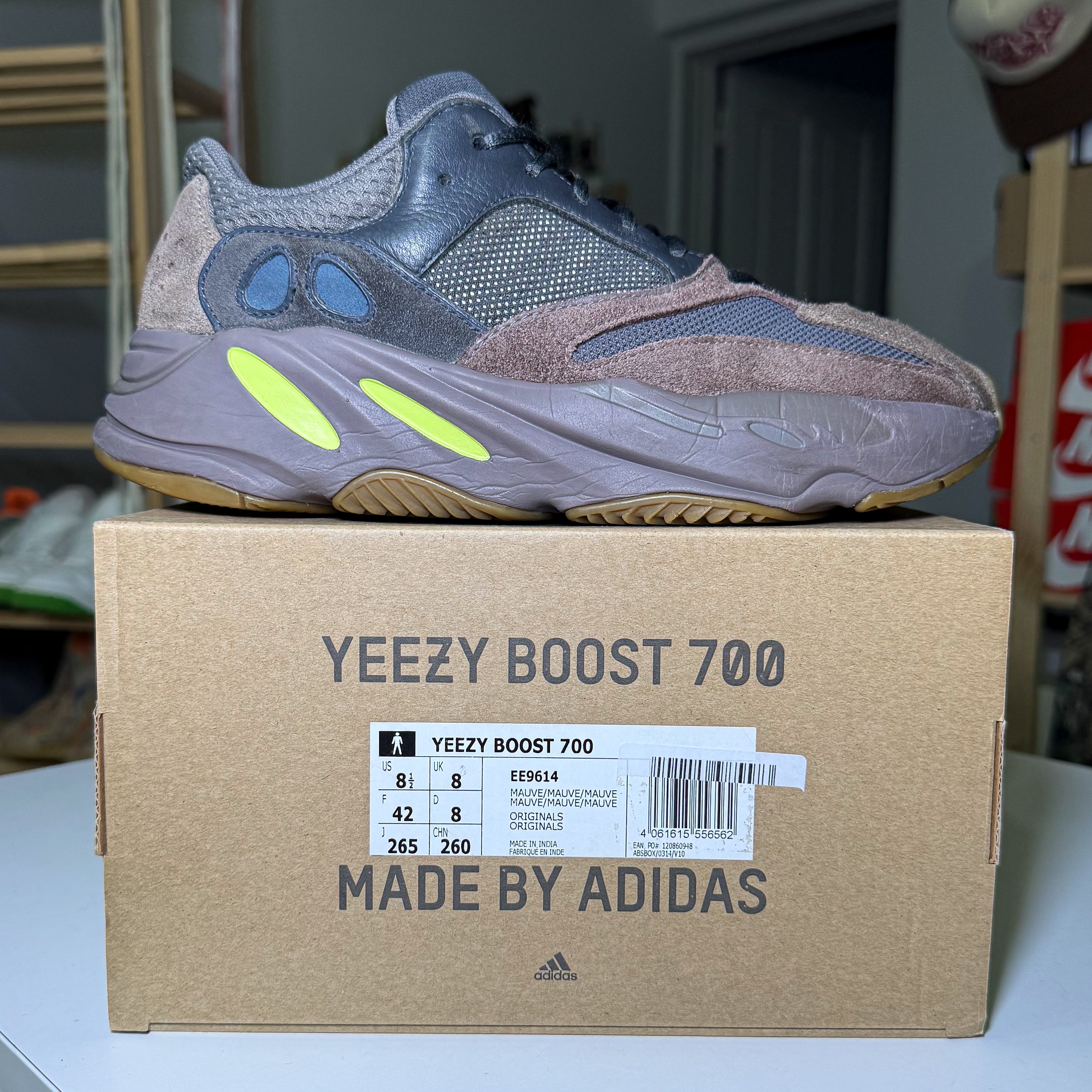 Adidas Yeezy 700 ‘Mauve’ - Recondicionado