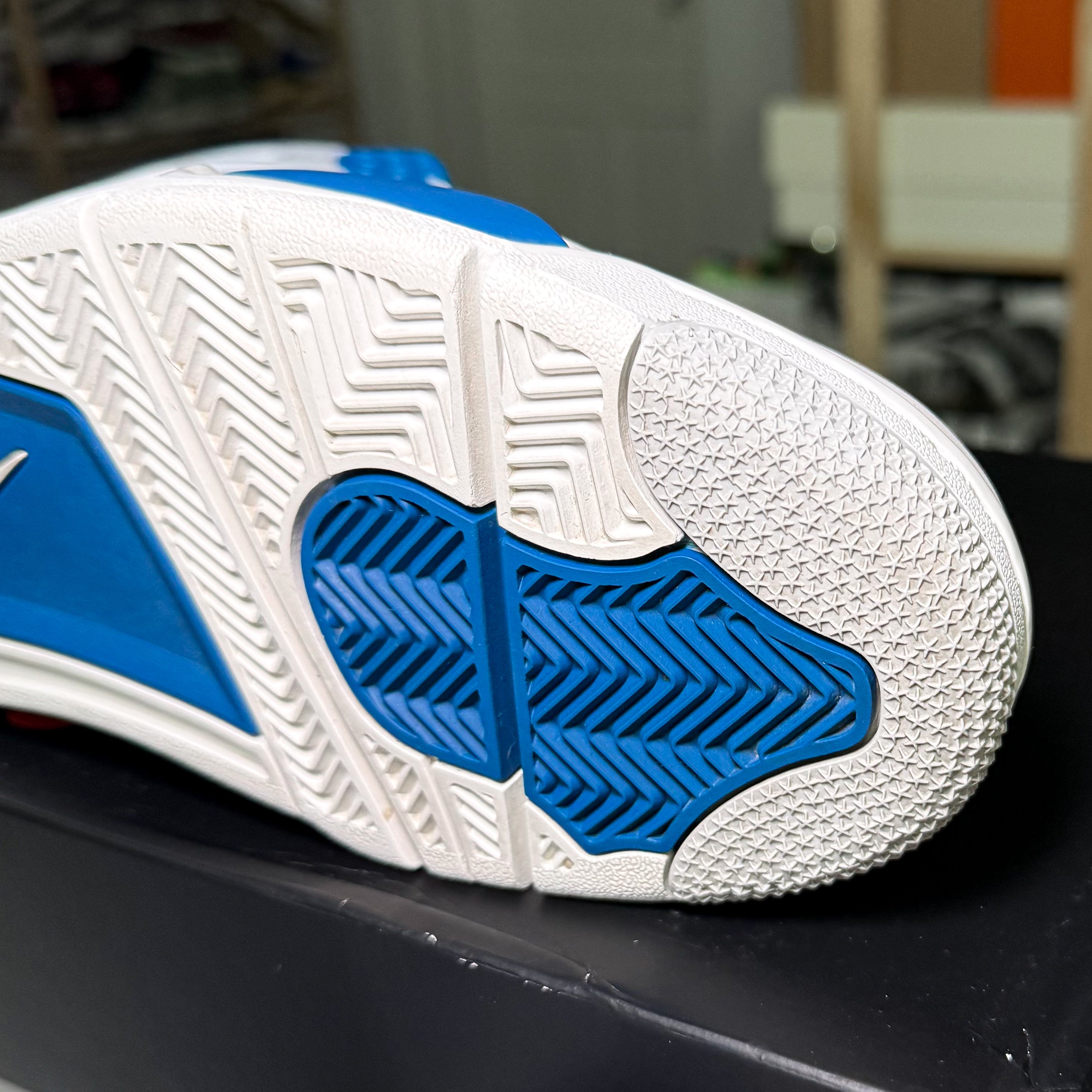 Air Jordan 4 Retro 'Military Blue’ 2024 - Recondicionado