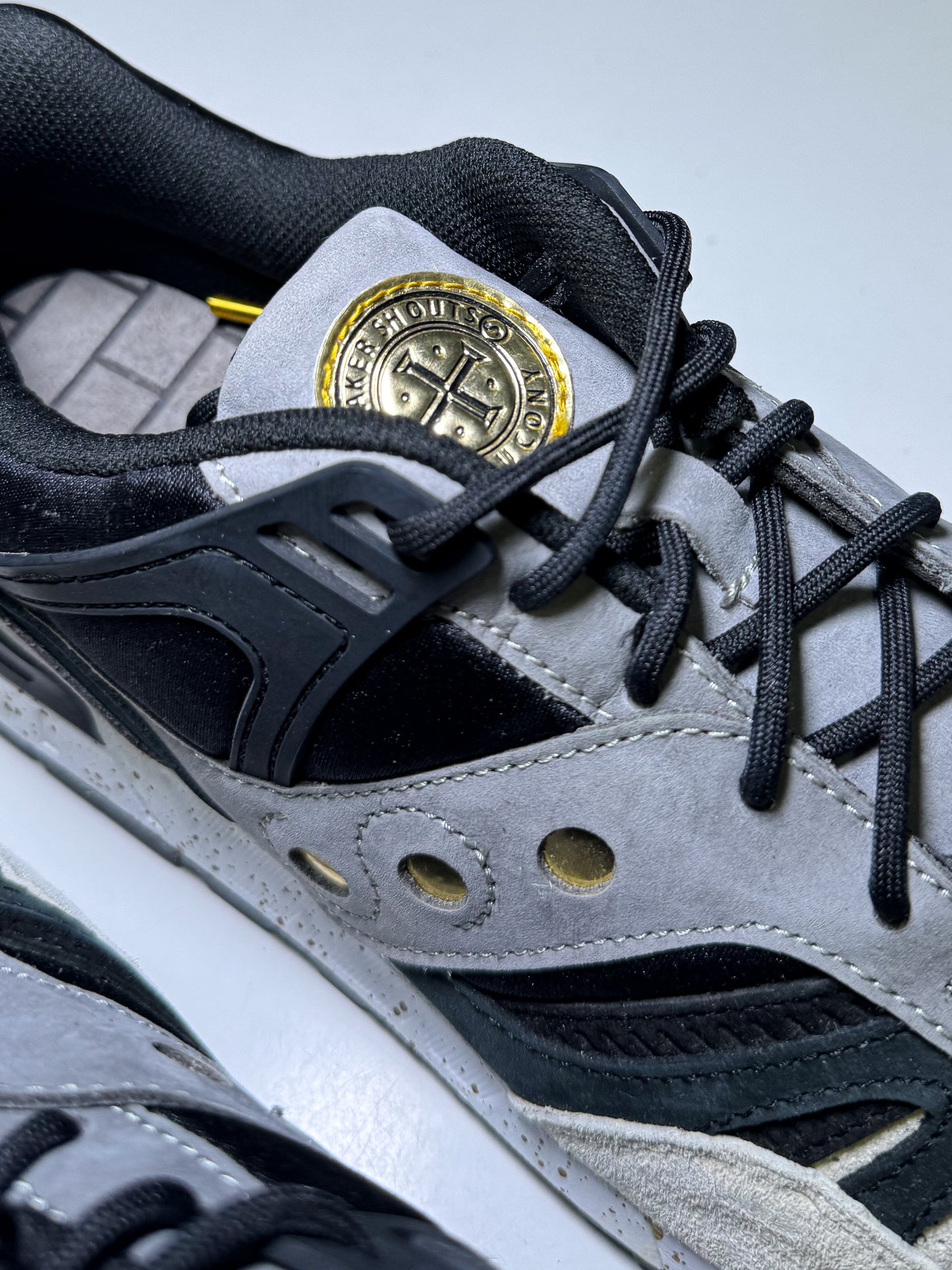 Saucony Grid SD x SneakerShouts ‘Portuguese Gold’ 2017 - DS