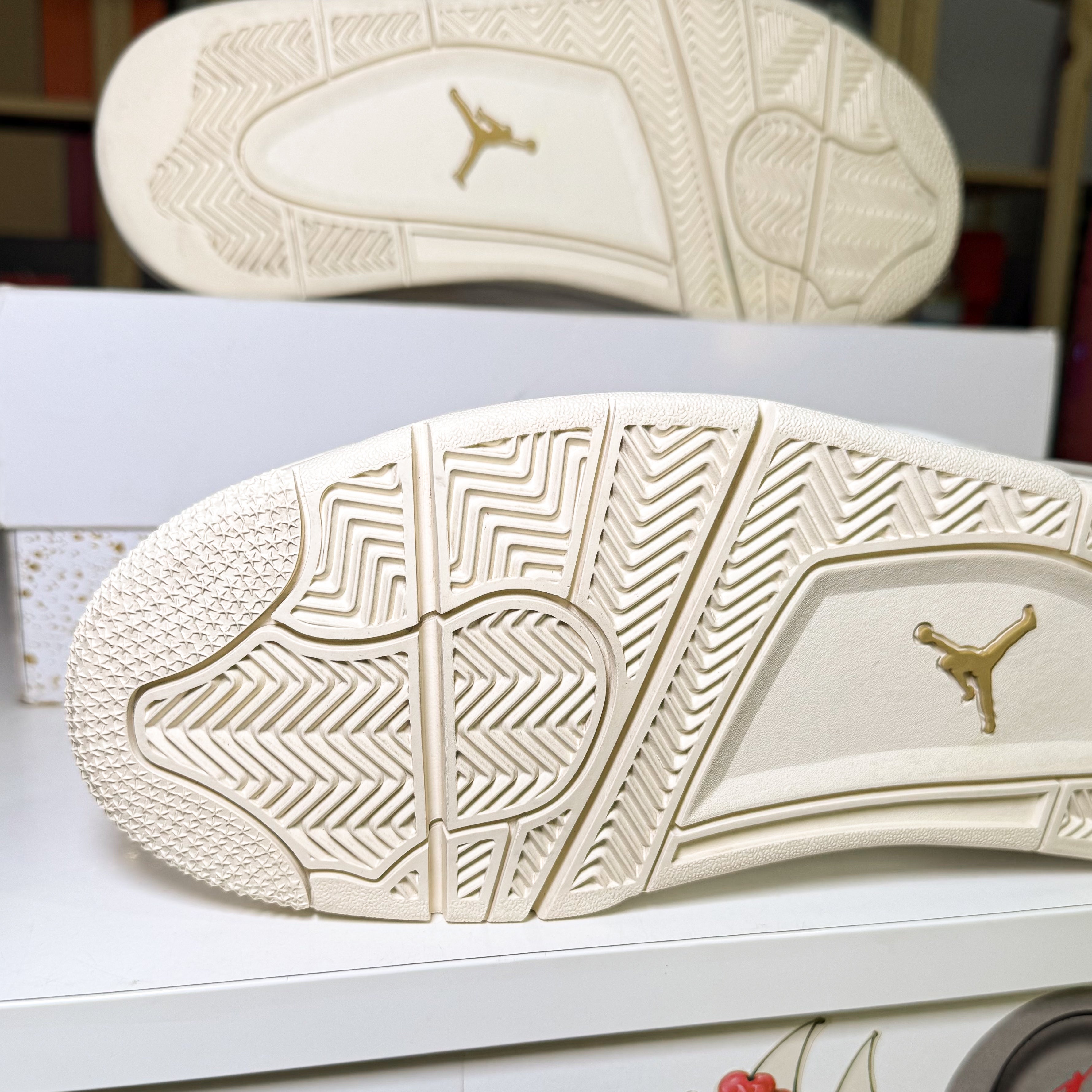 Air Jordan 4 Retro 'Metallic Gold’ W 2023 - Recondicionado