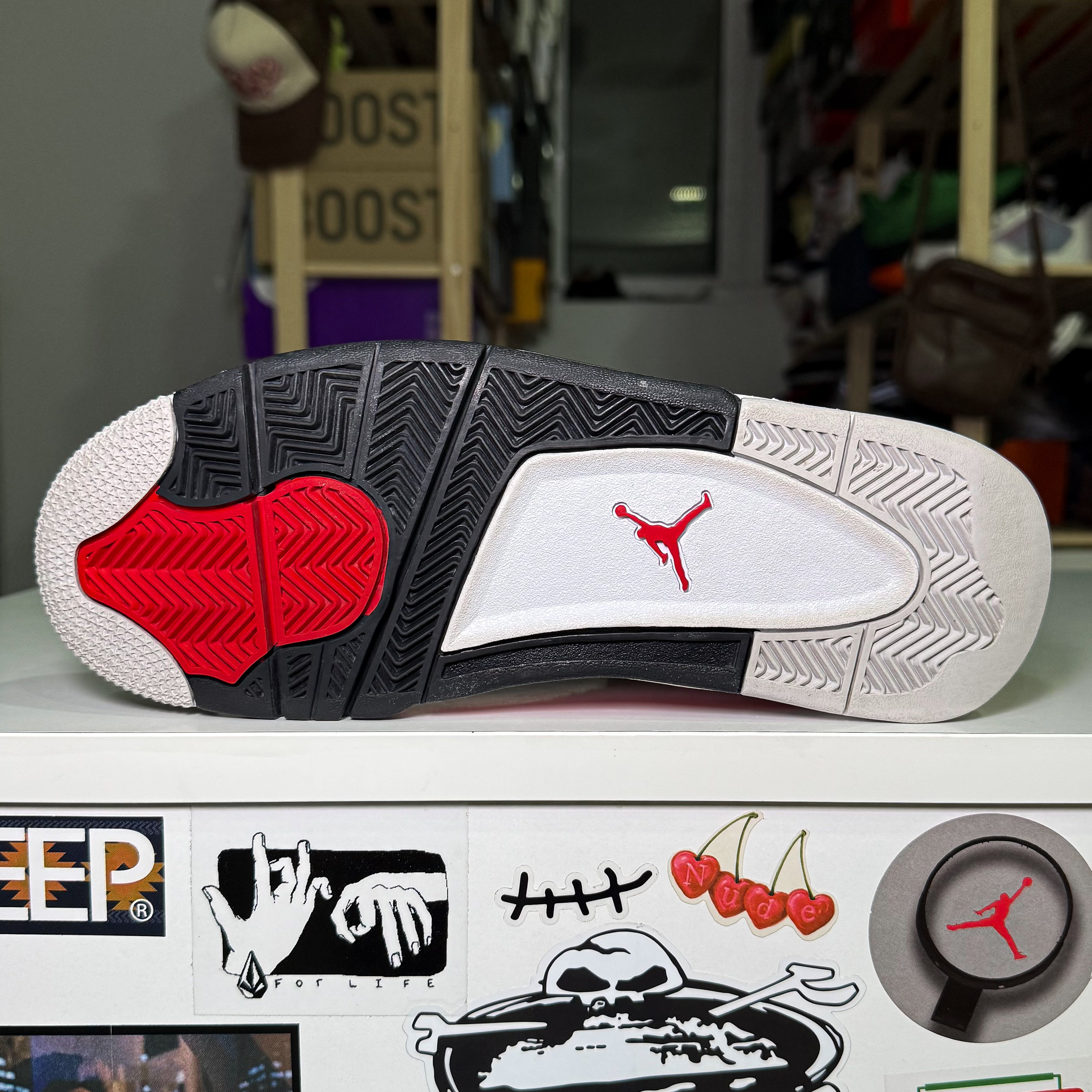 Air Jordan 4 Retro 'Red Cement' 2023 - Recondicionado