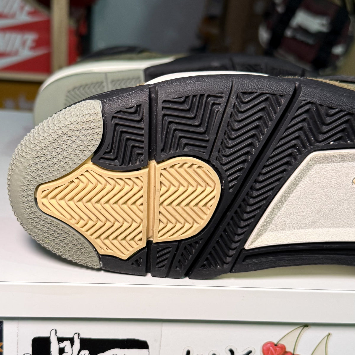 Air Jordan 4 Retro SE Craft 'Medium Olive' 2023 - Recondicionado