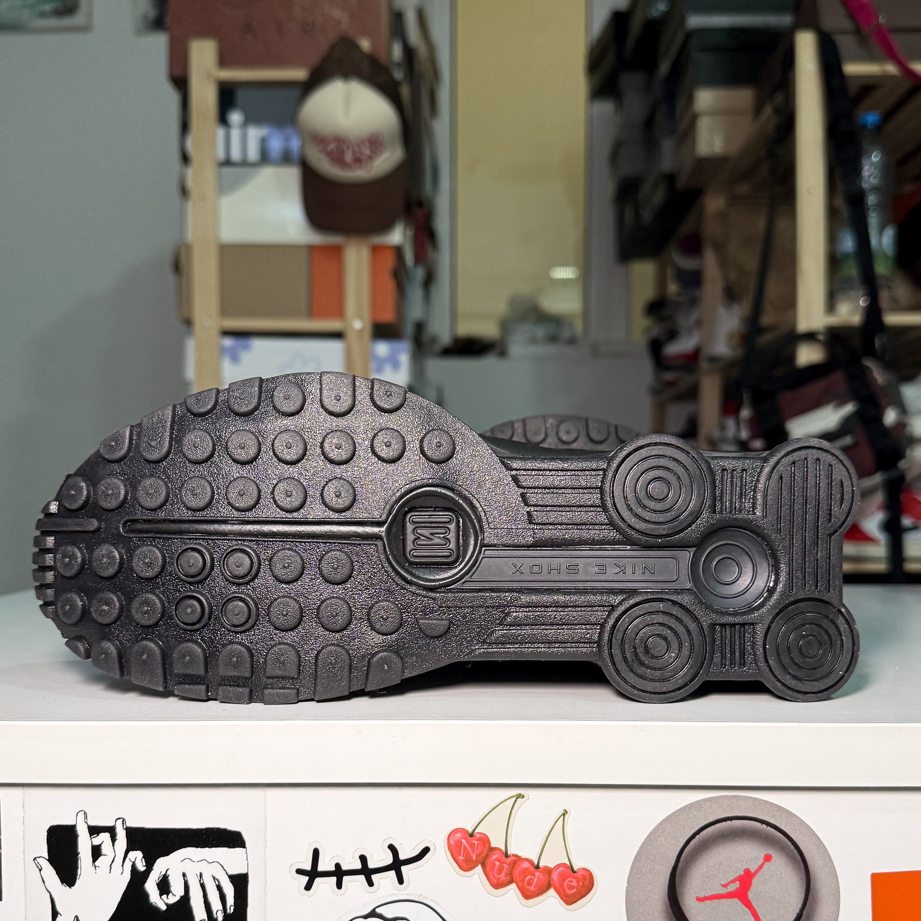Nike Shox R4 ‘Triple Black’ 2025 - DS