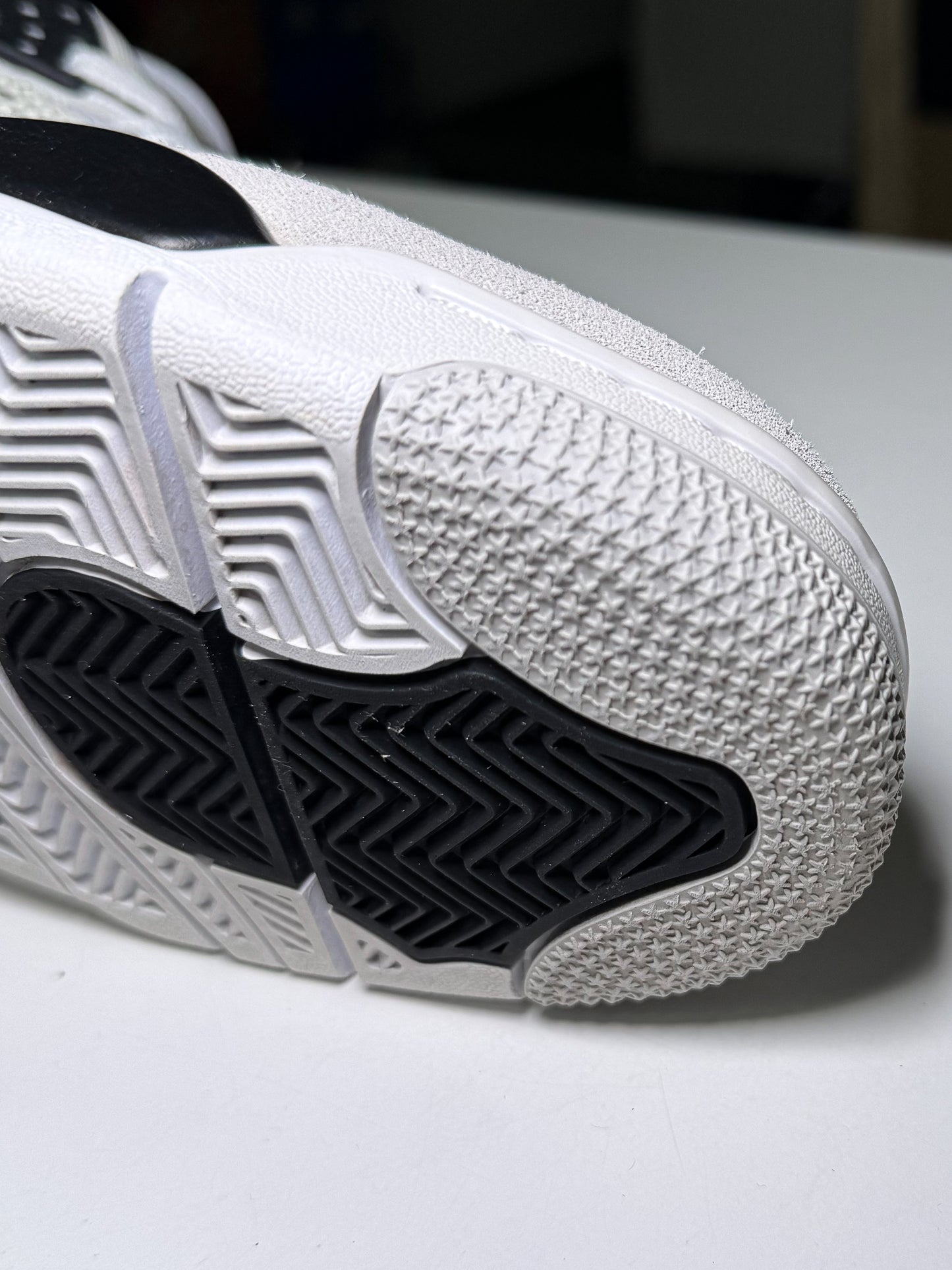 Air Jordan 4 Retro 'Military Black' 2022 - Recondicionado