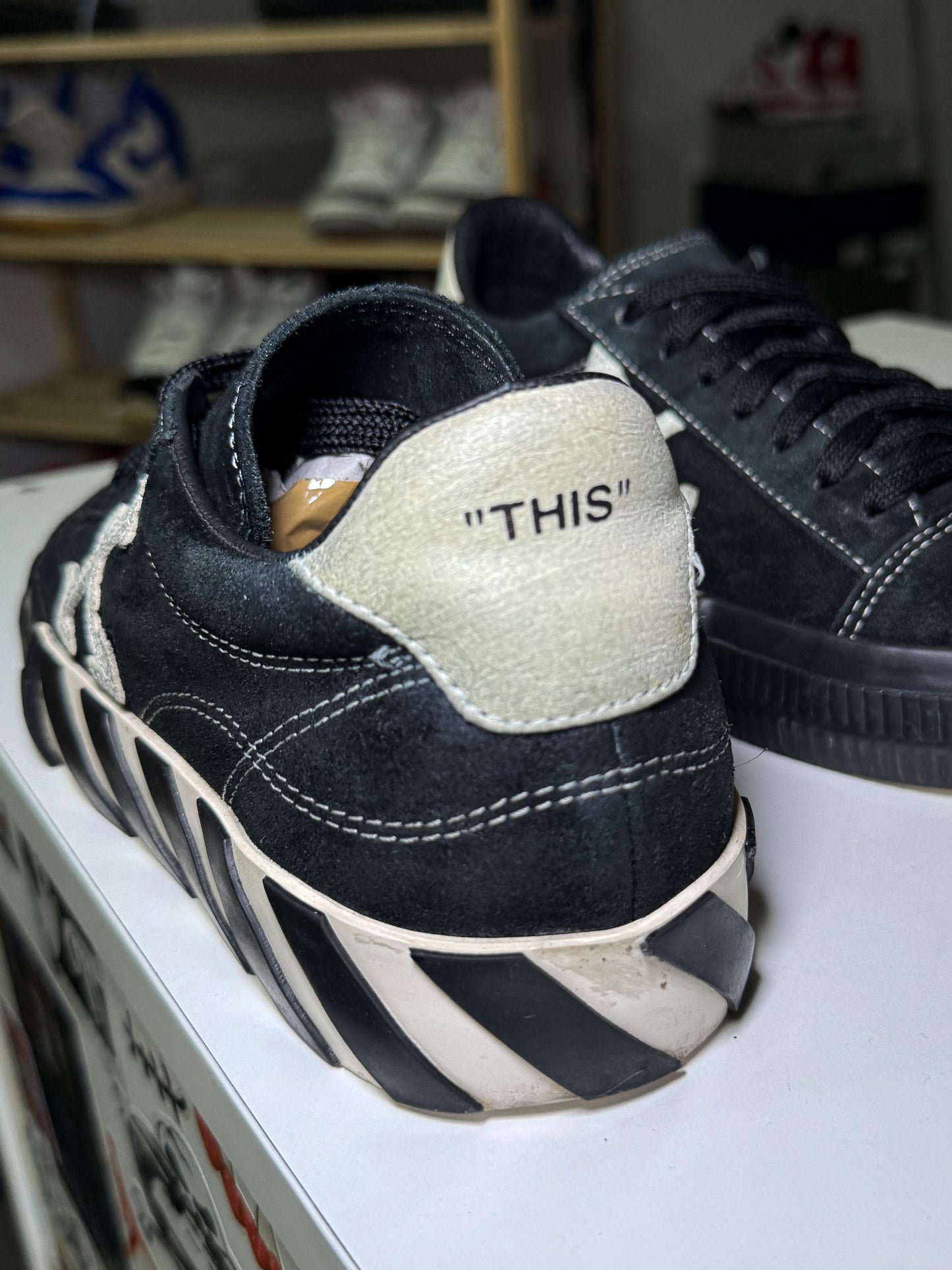 Off White Vulcanized Suede ‘This That’ Black W - Recondicionado