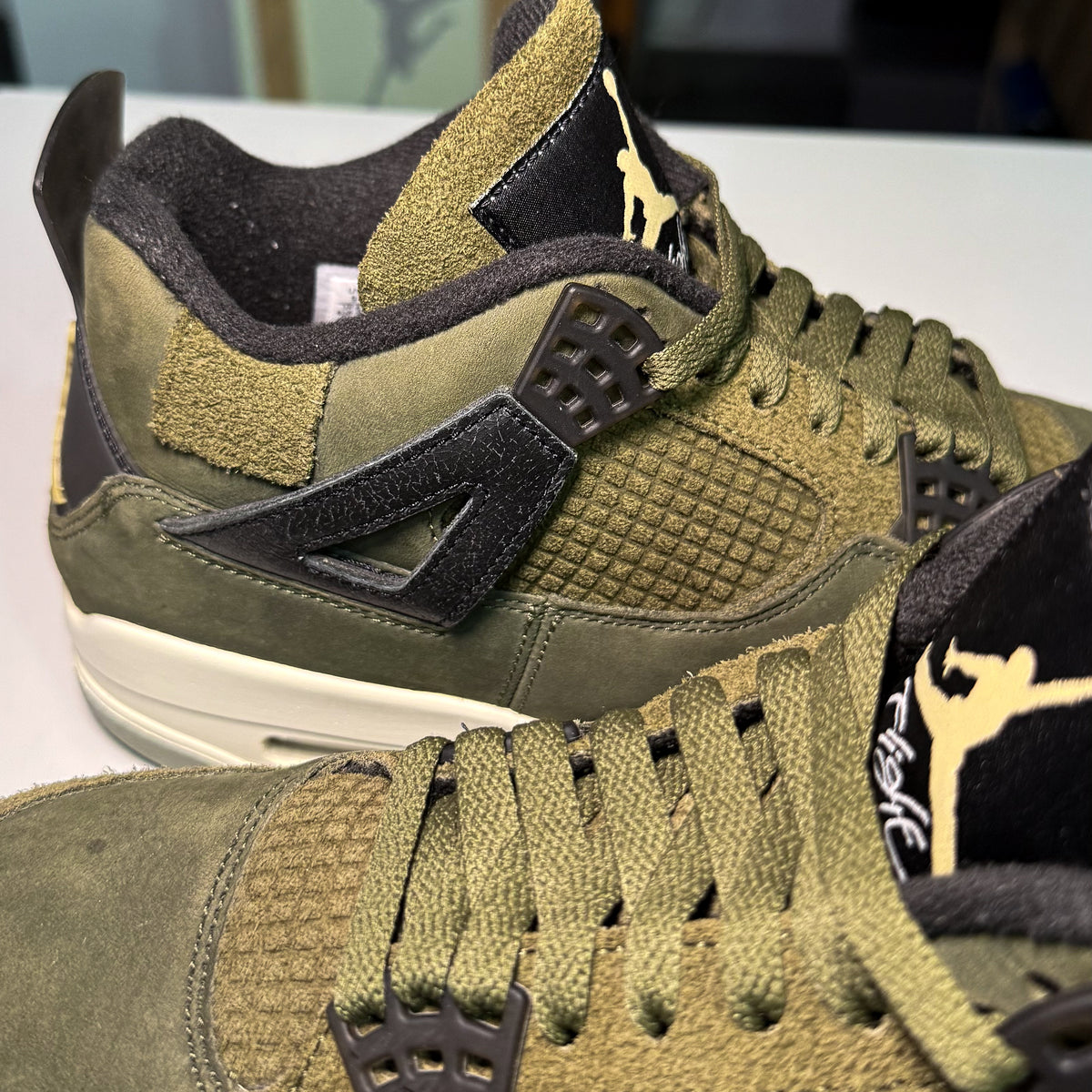 Air Jordan 4 Retro SE Craft 'Medium Olive' 2023 - Recondicionado