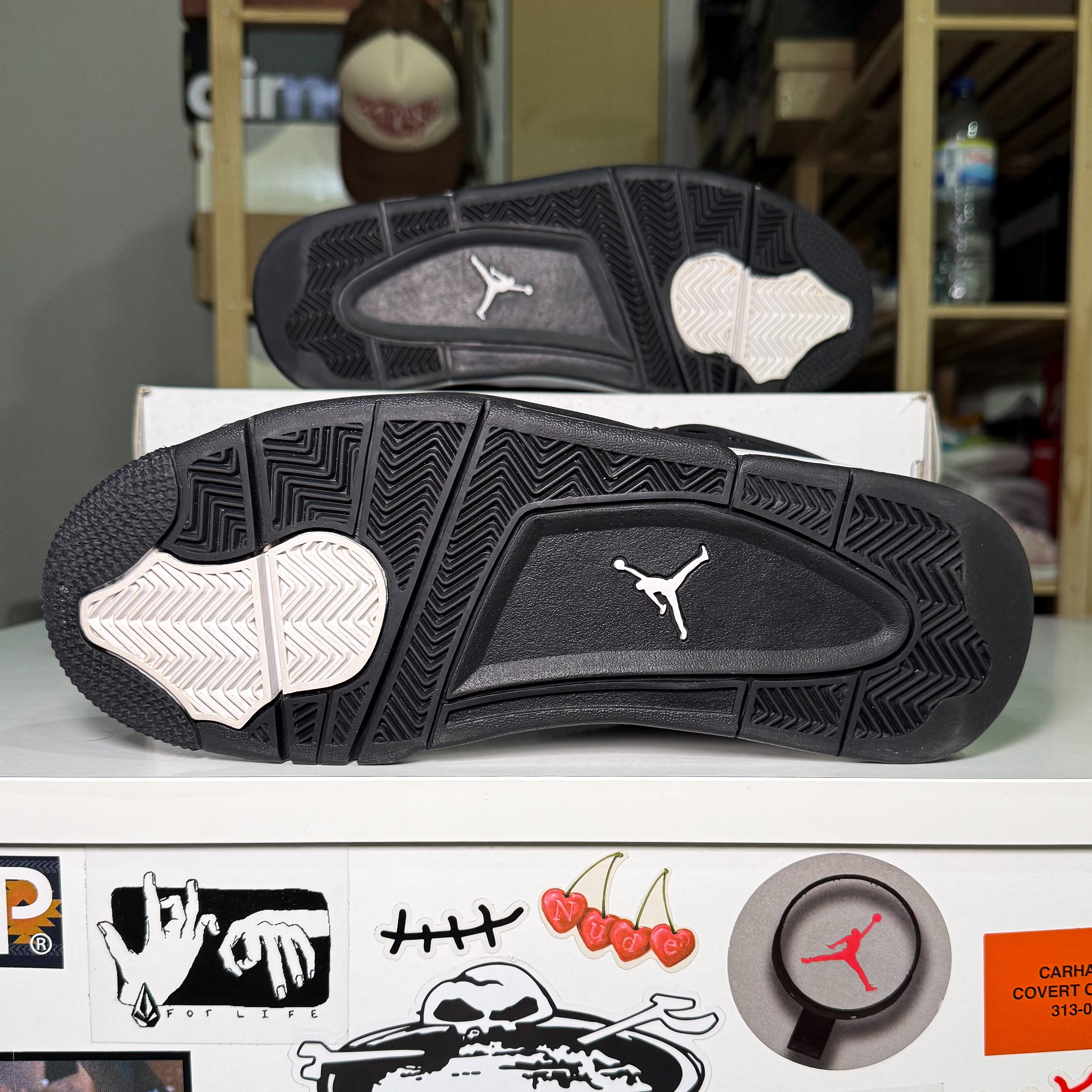Air Jordan 4 Retro 'White Thunder’ 2024 - Recondicionado