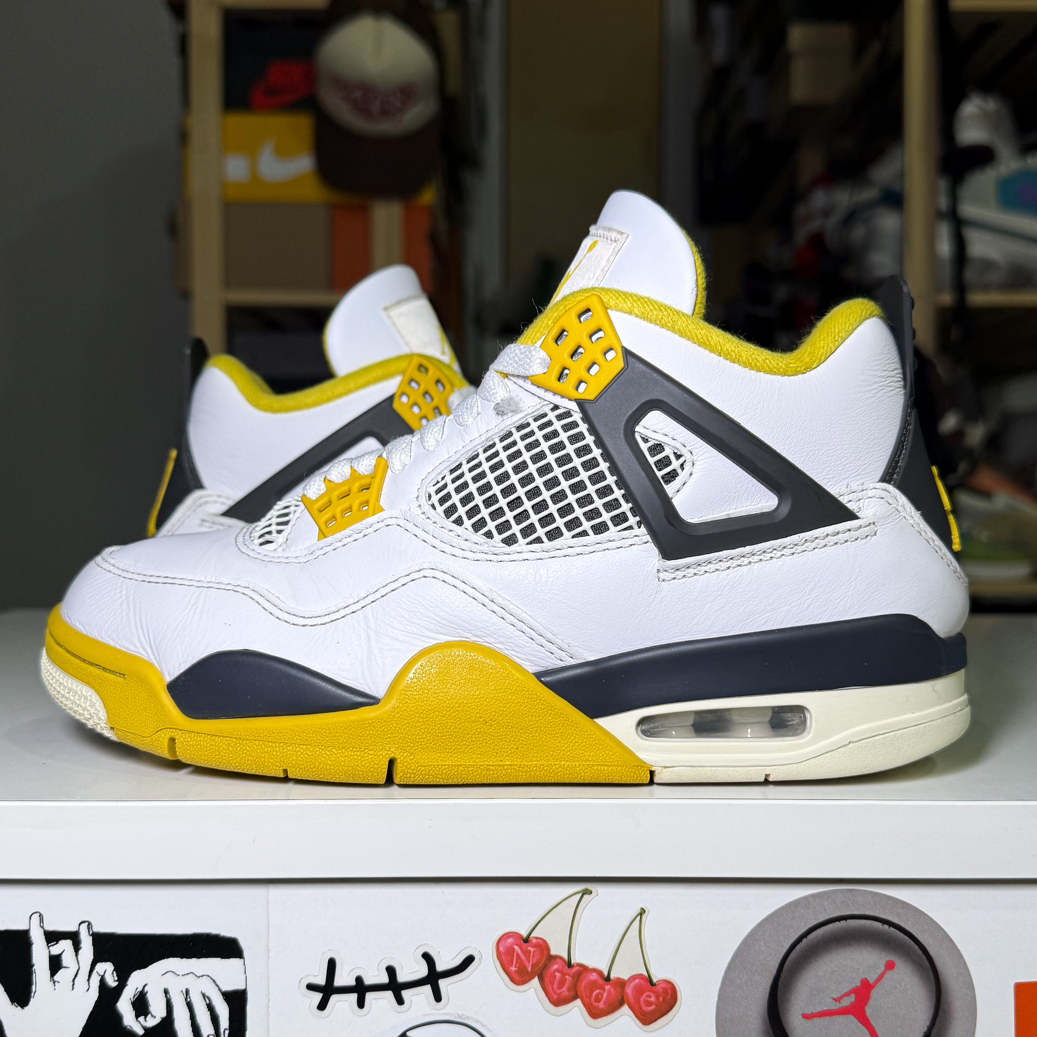 Air Jordan 4 Retro 'Vivid Sulfur’ W 2024 - Recondicionado