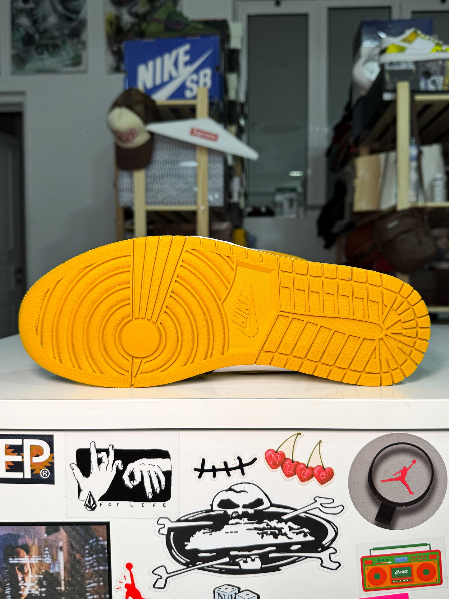 Air Jordan 1 Retro High OG ‘Best Hand in the Game - Yellow Ochre’ 2018 - Recondicionado