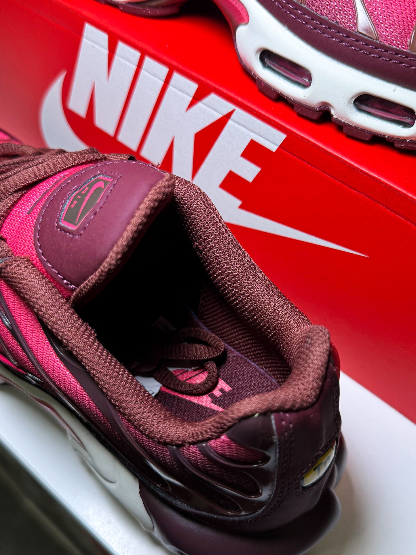 Nike Air Max TN Plus ‘Burgundy Crush’ W 2024 - DS