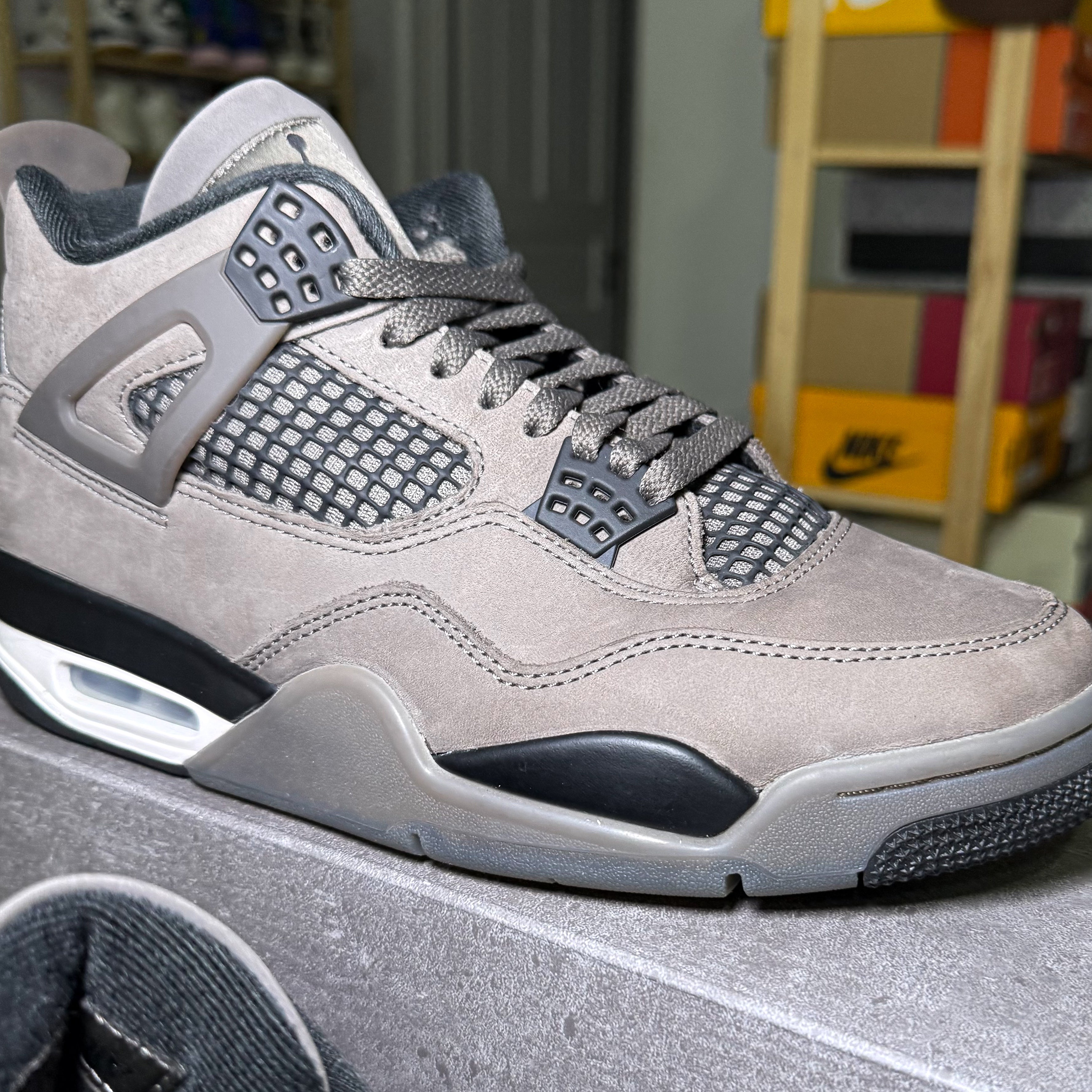 Air Jordan 4 Retro ‘Cave Stone’ 2025 - Recondicionado