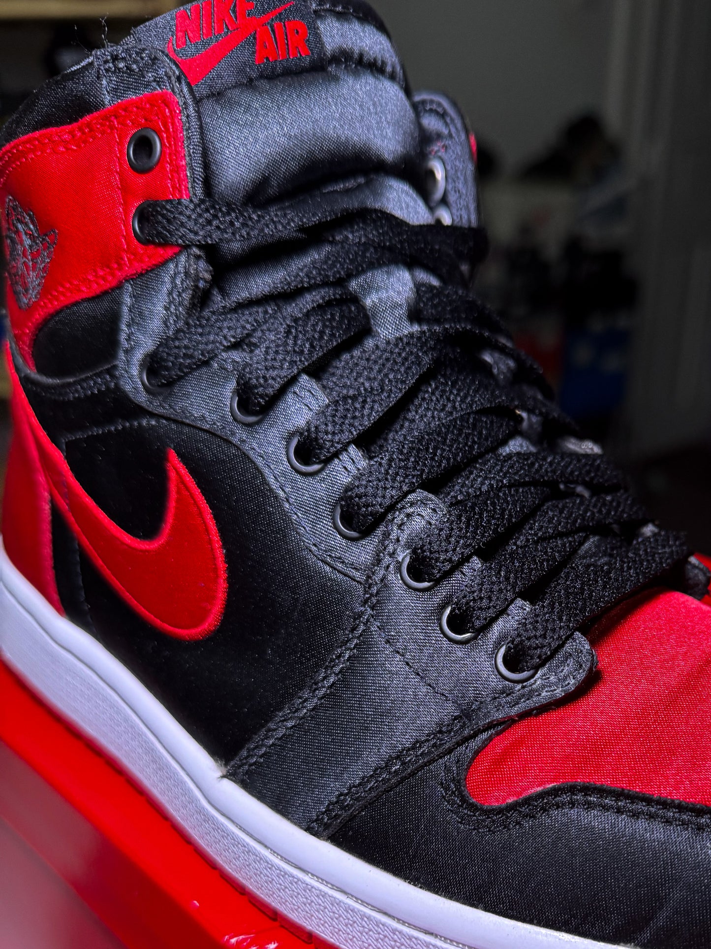 Air Jordan 1 Retro High OG ‘Satin Bred’ W 2023 - Recondicionado
