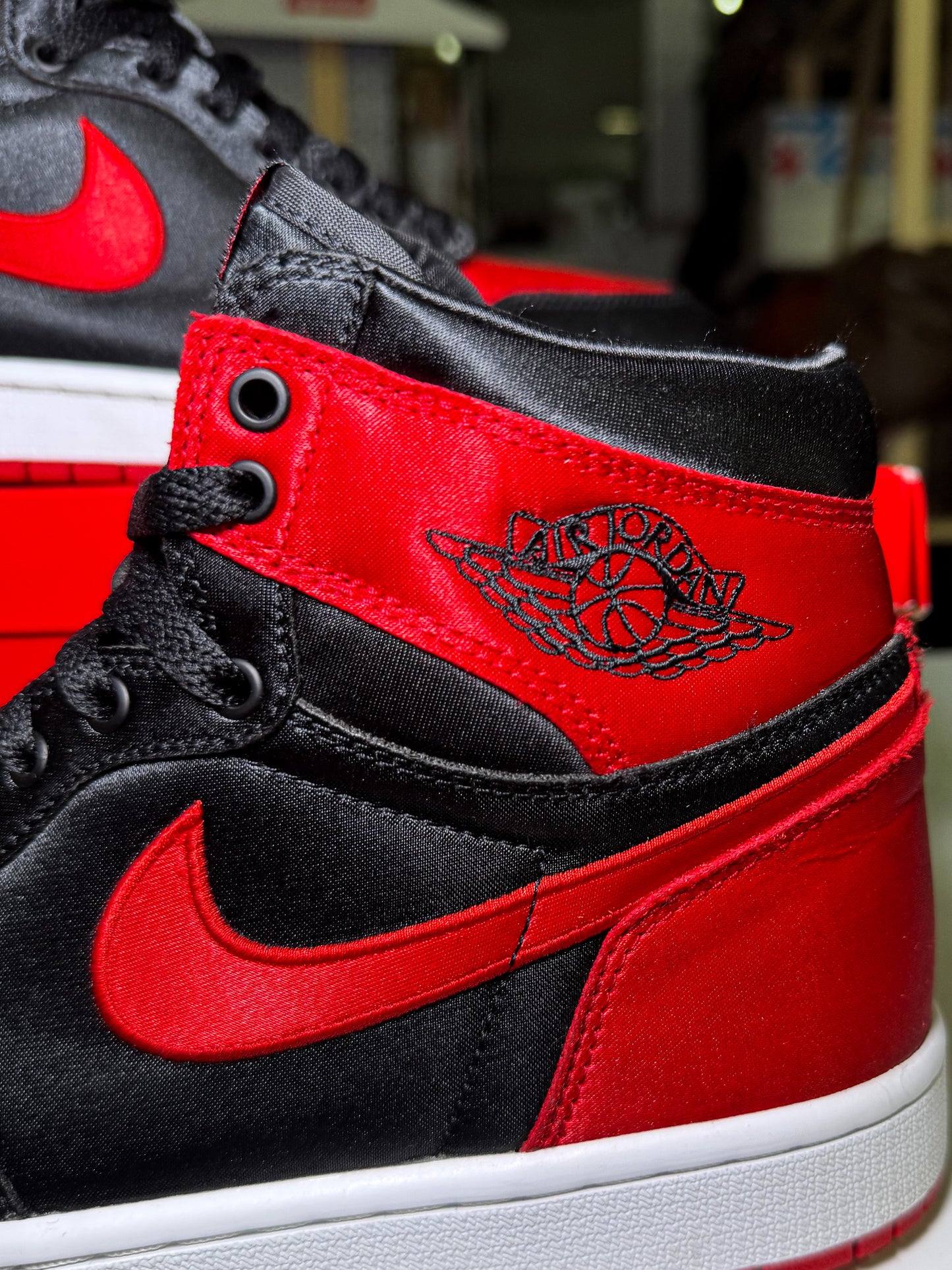 Air Jordan 1 Retro High OG ‘Satin Bred’ W 2023 - Recondicionado