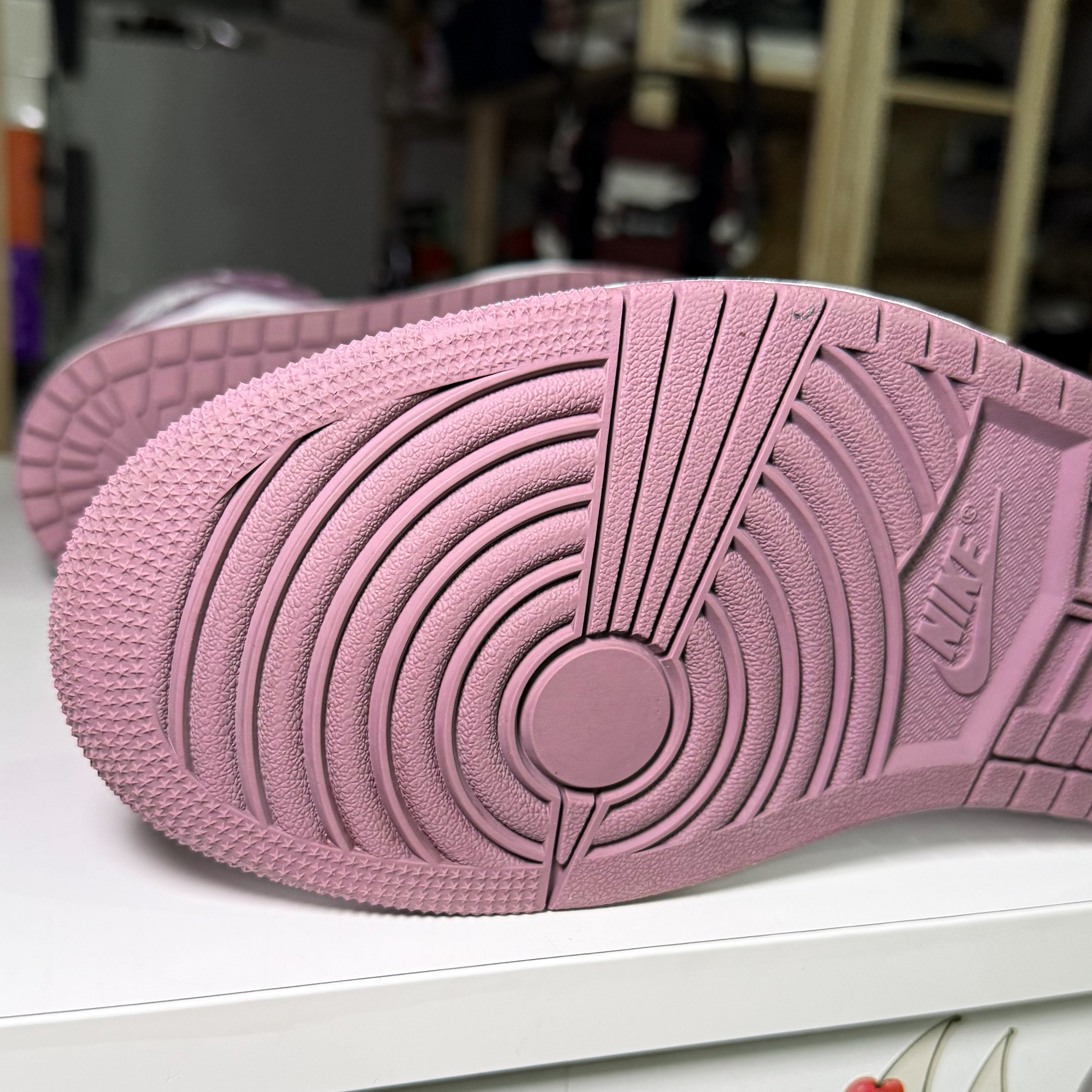 Air Jordan 1 Retro High OG ‘Mauve’ 2023 - Recondicionado