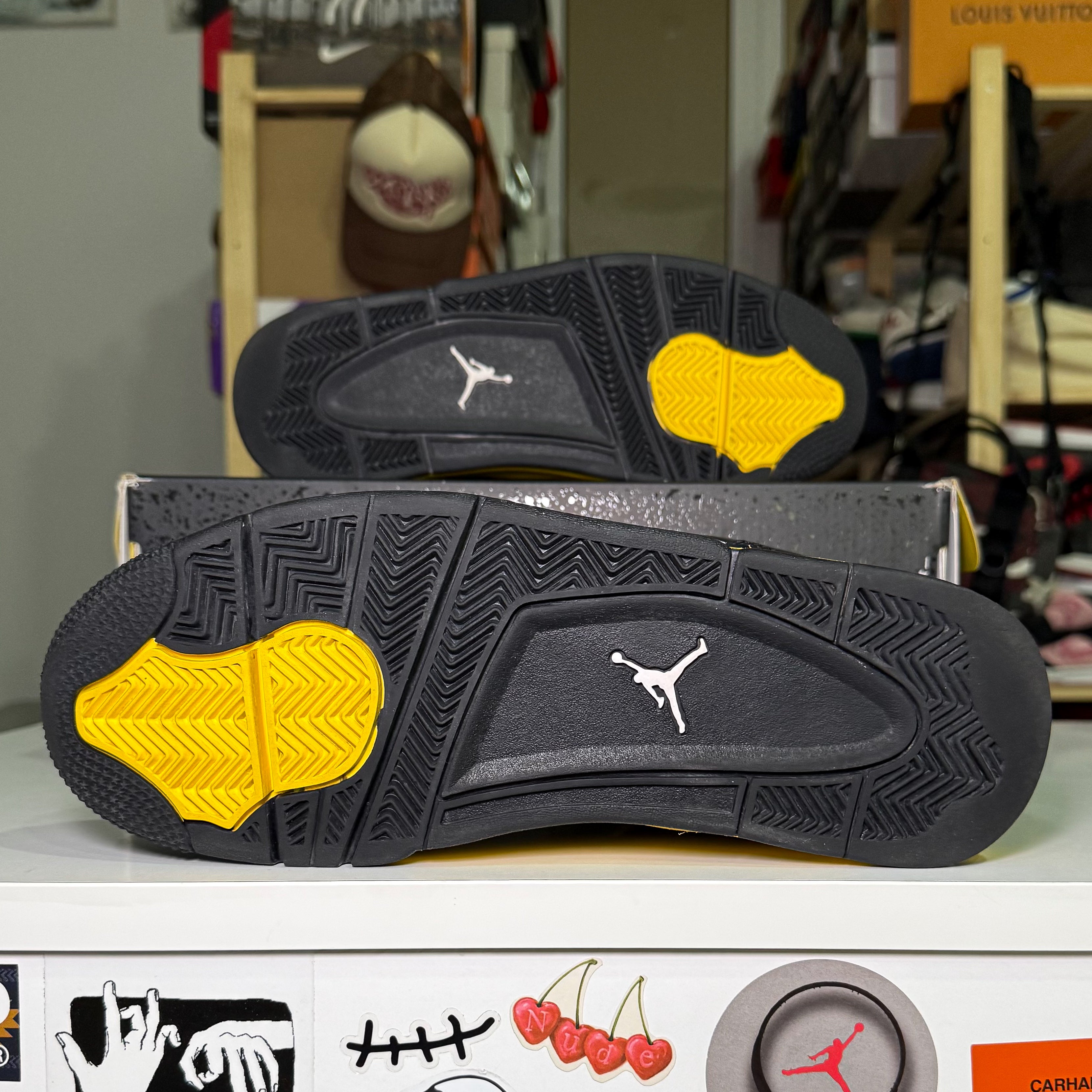 Air Jordan 4 Retro 'Thunder' 2023 - Recondicionado