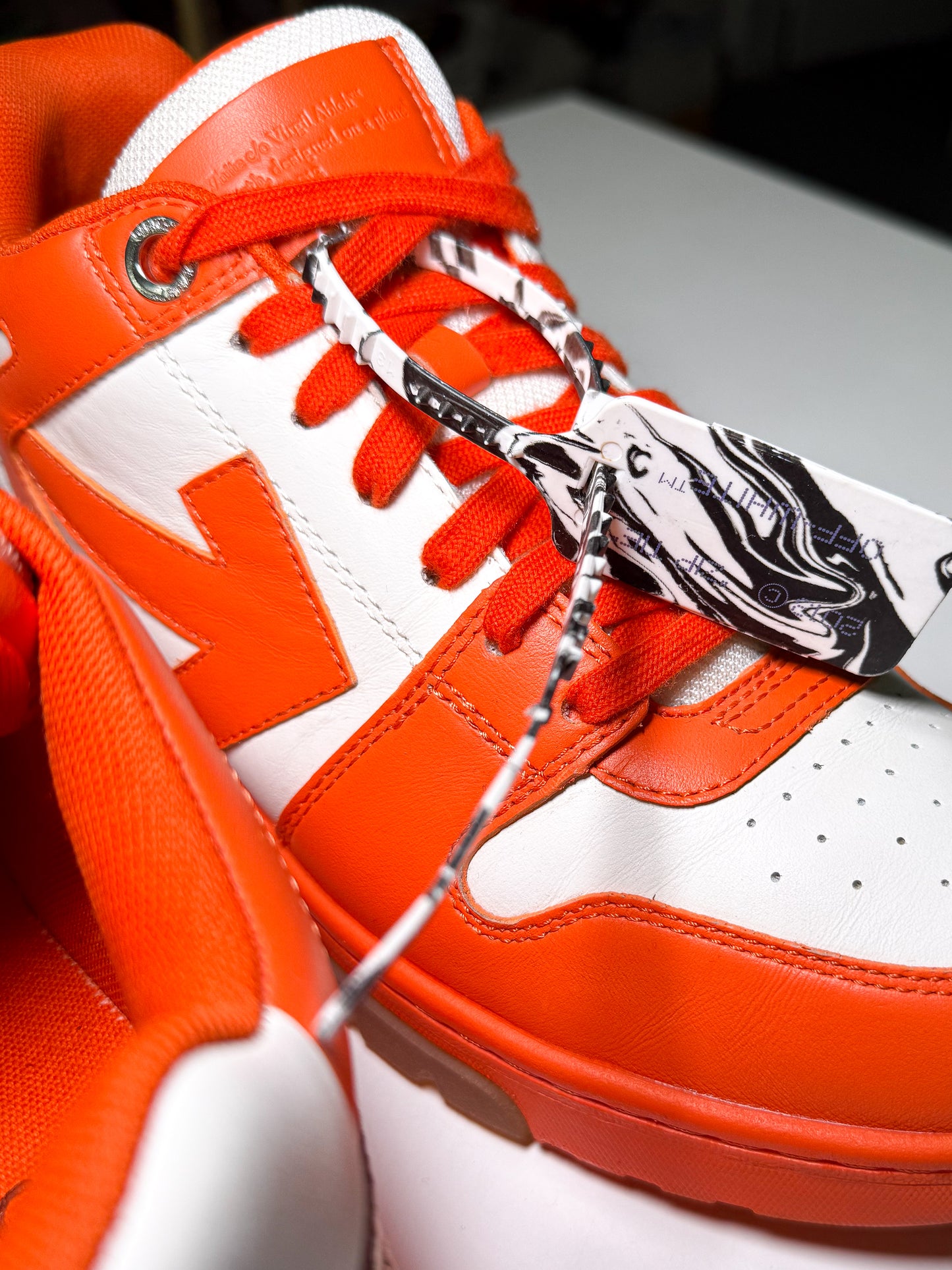Off White Out of Office Low ‘White Orange’ - Recondicionado